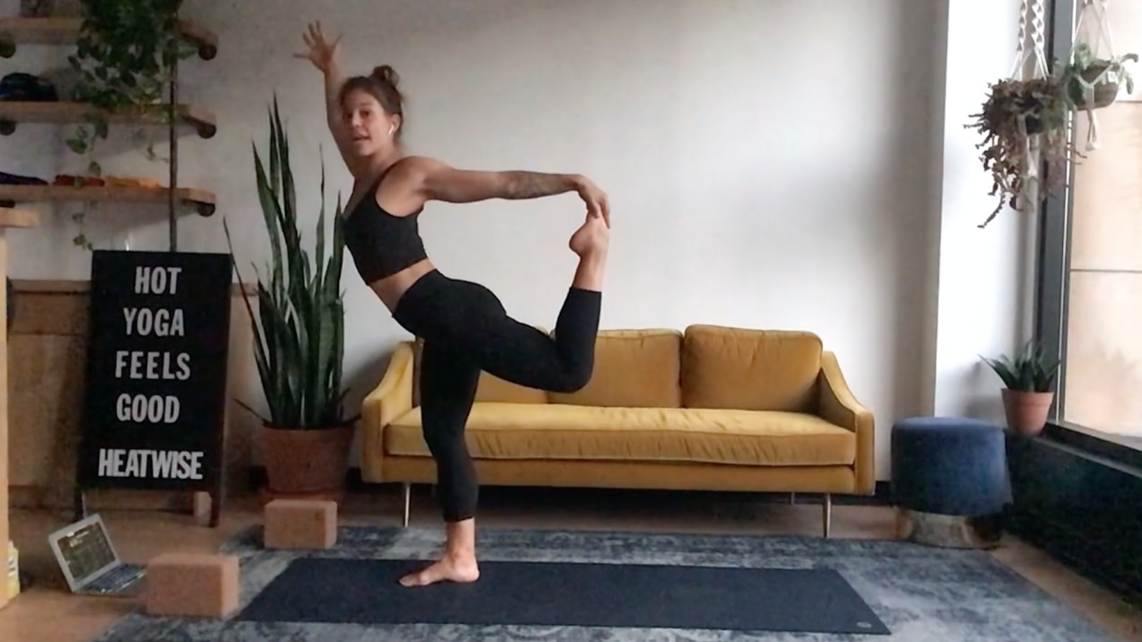 Dancer Flow - 45 min - Liz M.