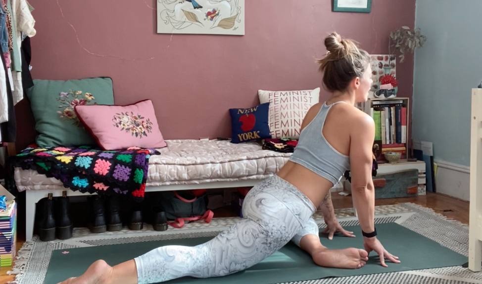 Hip Flow - 25 min - Liz M.