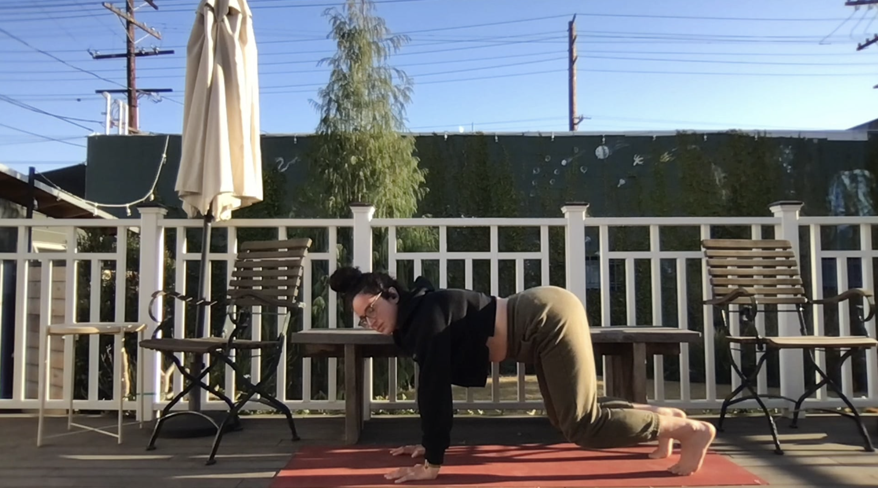 Yoga to Make You Smile - 30 min - Lara S.