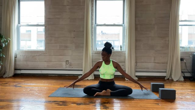 Mid-Day Stretch - 15 min - Yaya D.