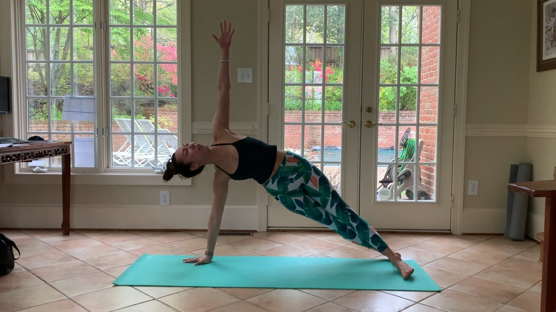 Some Like It Hot: Shoulders & Core - 45 min - Jade Z.