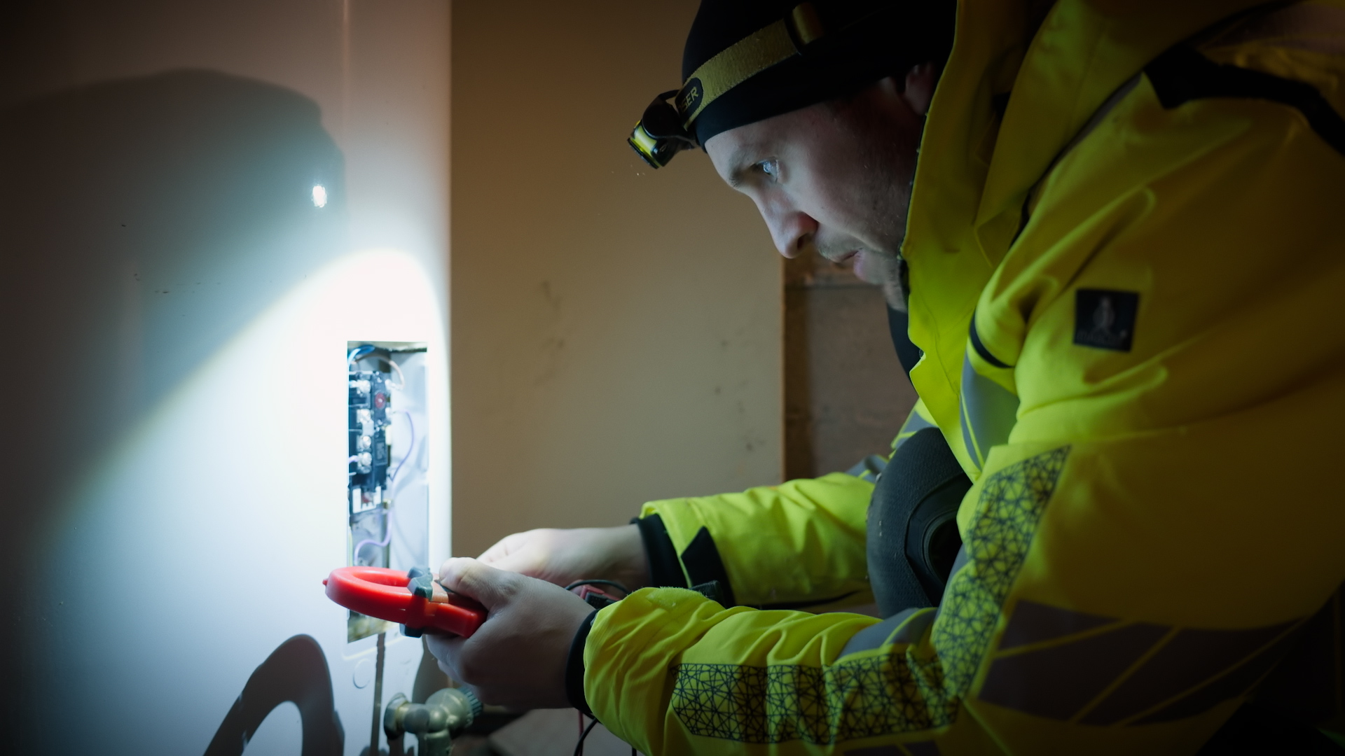 Elektrikerne Sesong 1 Episode 2