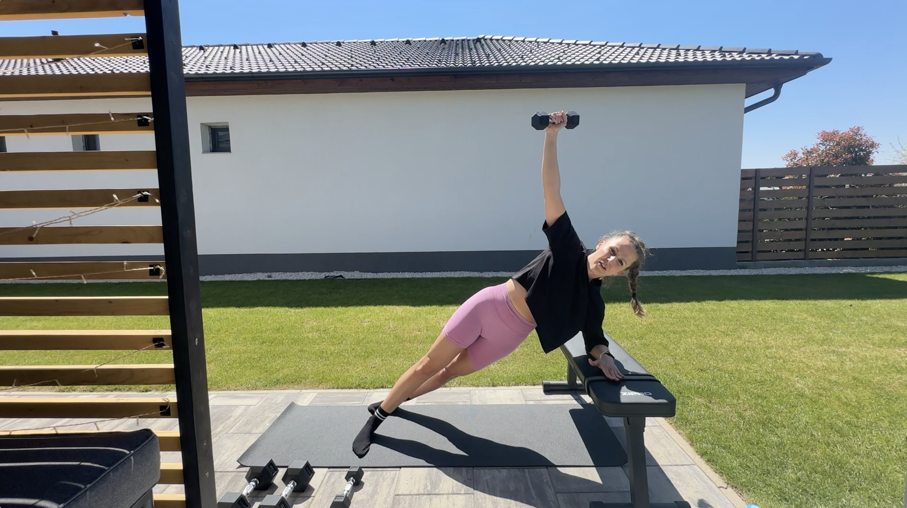20 MIN - FINISHER - CORE ERŐSÍTÉS  I  KÉZI SÚLYZÓ + PAD