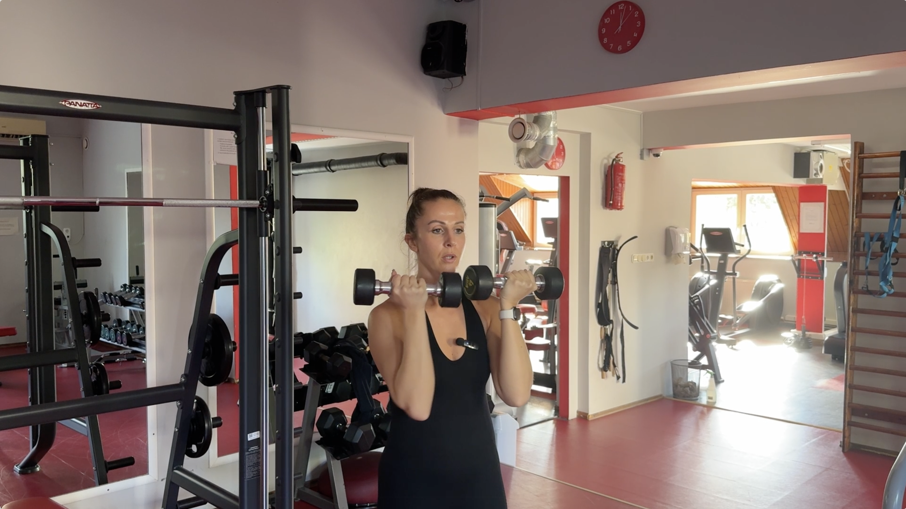 ARNOLD PRESS KÉZI SÚLYZÓVAL