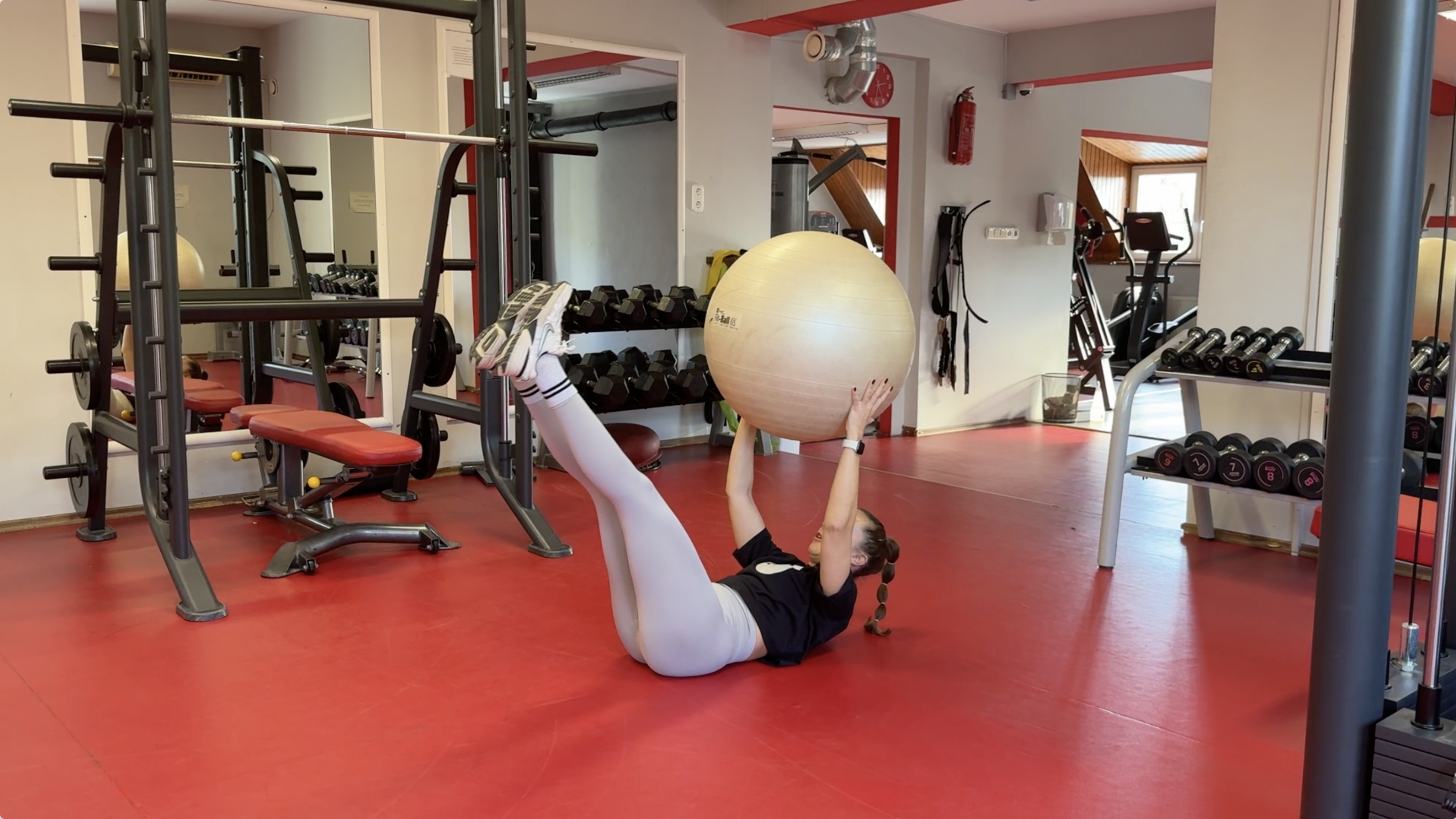FITBALL LÁBEMELÉS