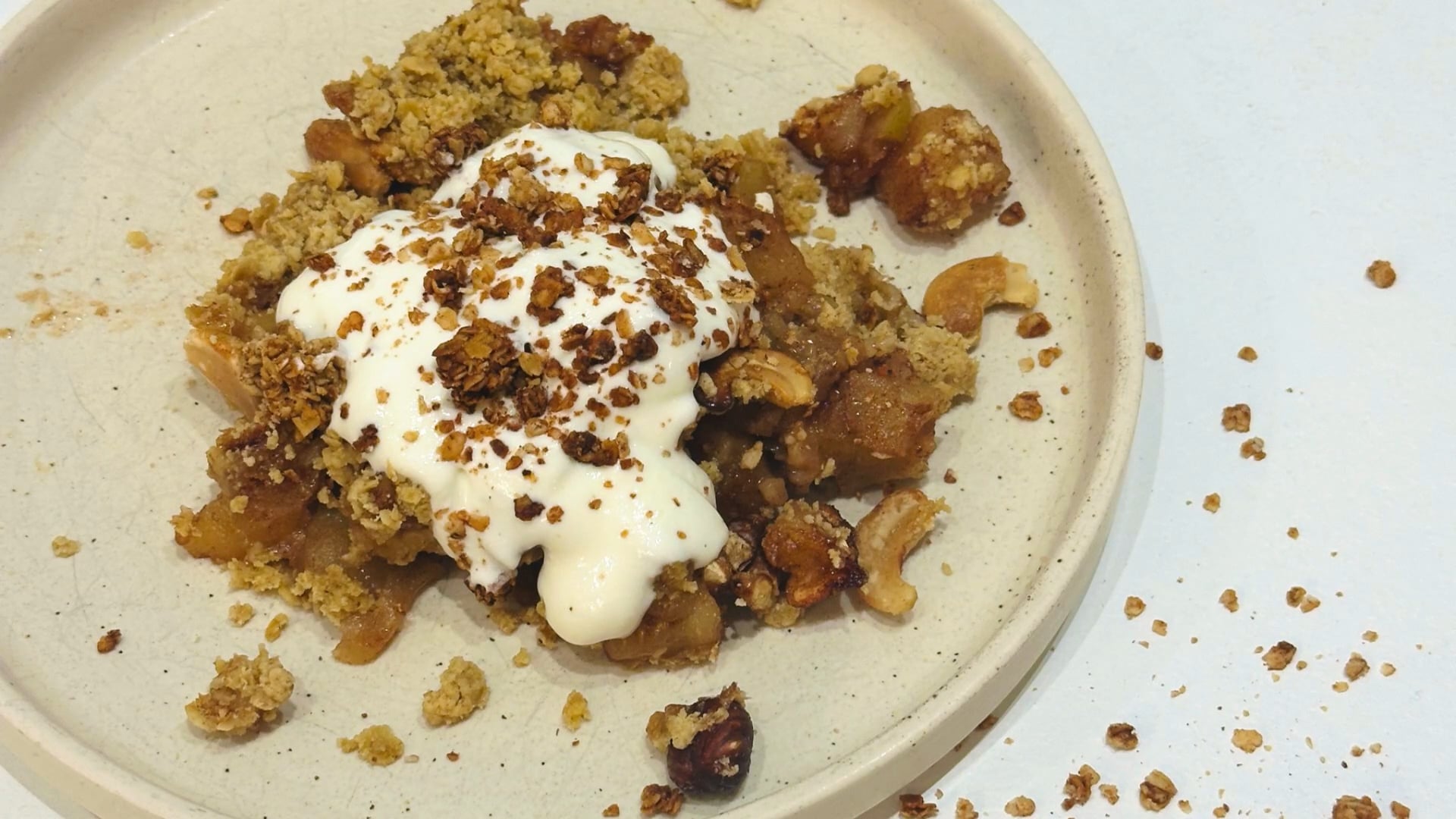 GLUTÉN-, TEJ-, ÉS HOZZÁADOTT CUKORMENTES APPLE CRUMBLE
