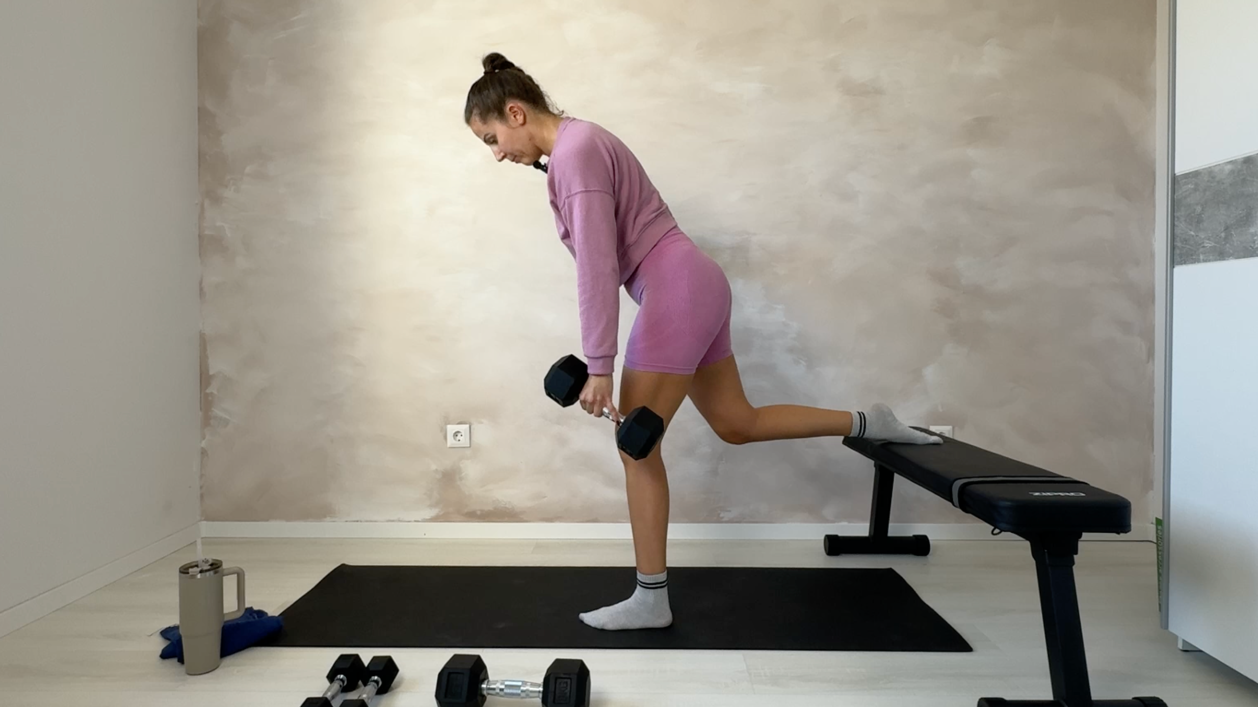 60 MIN - STRENGTH - ALSÓ TEST I KÉZI SÚLYZÓK + PAD
