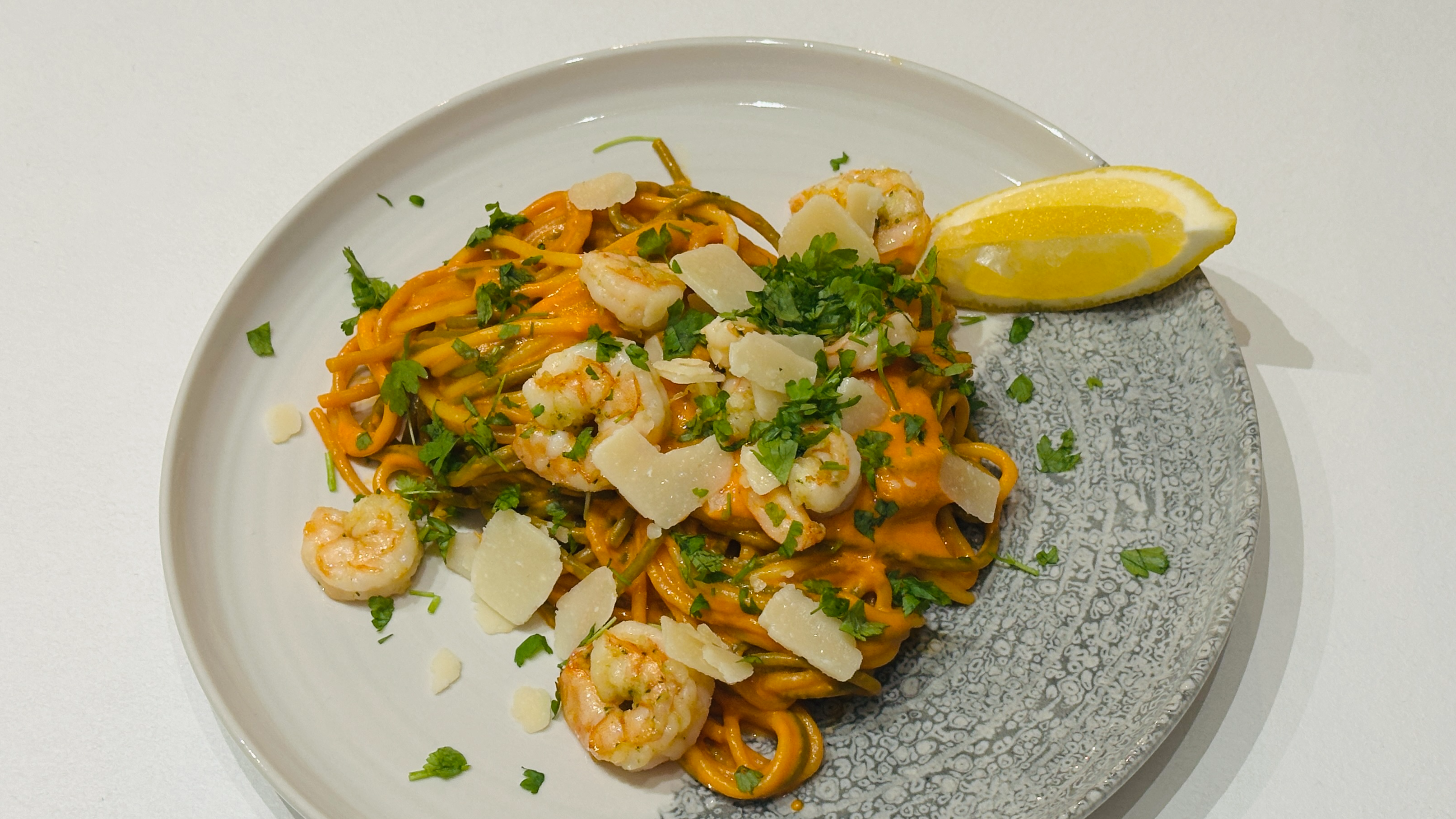 KÁPIAKRÉMES SPAGETTI ROSTON RÁKKAL