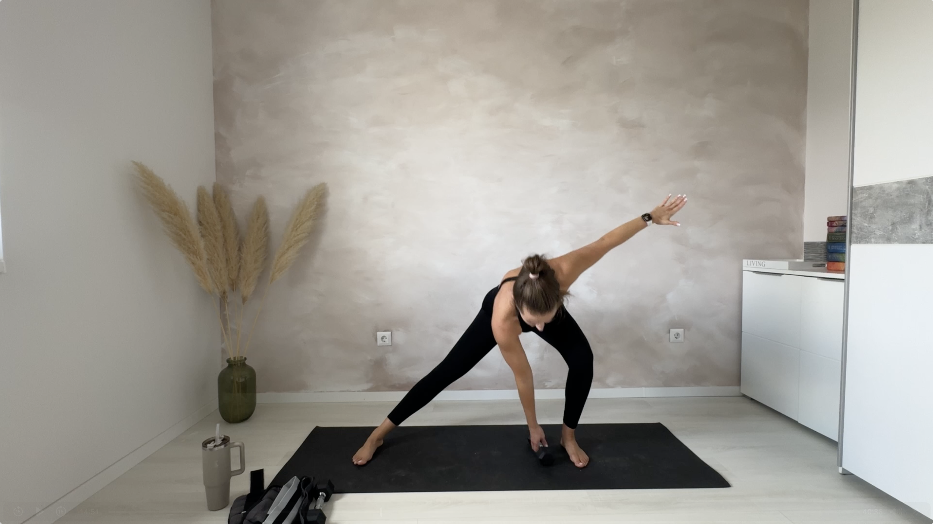 40 MIN - LOW IMPACT - FULL BODY  I  KIS KÉZI SÚLYZÓ + LÁBSÚLY + GUMISZALAG