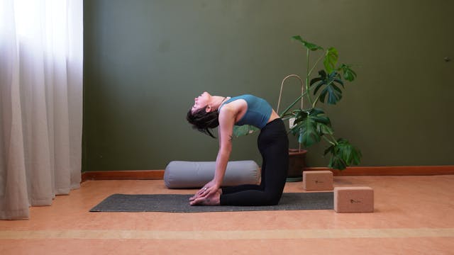 Ustrasana - Camel pose