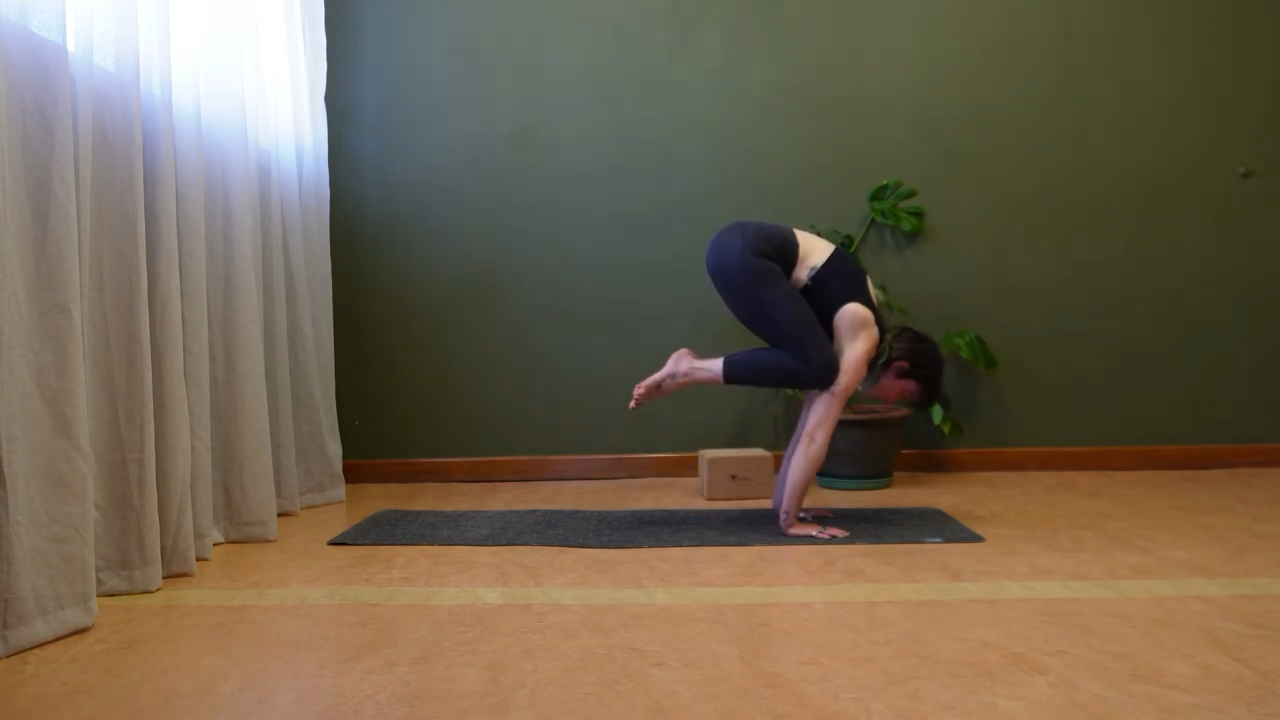 Transition-Bakasana (crow pose) Jump Back to Plank/Chaturanga