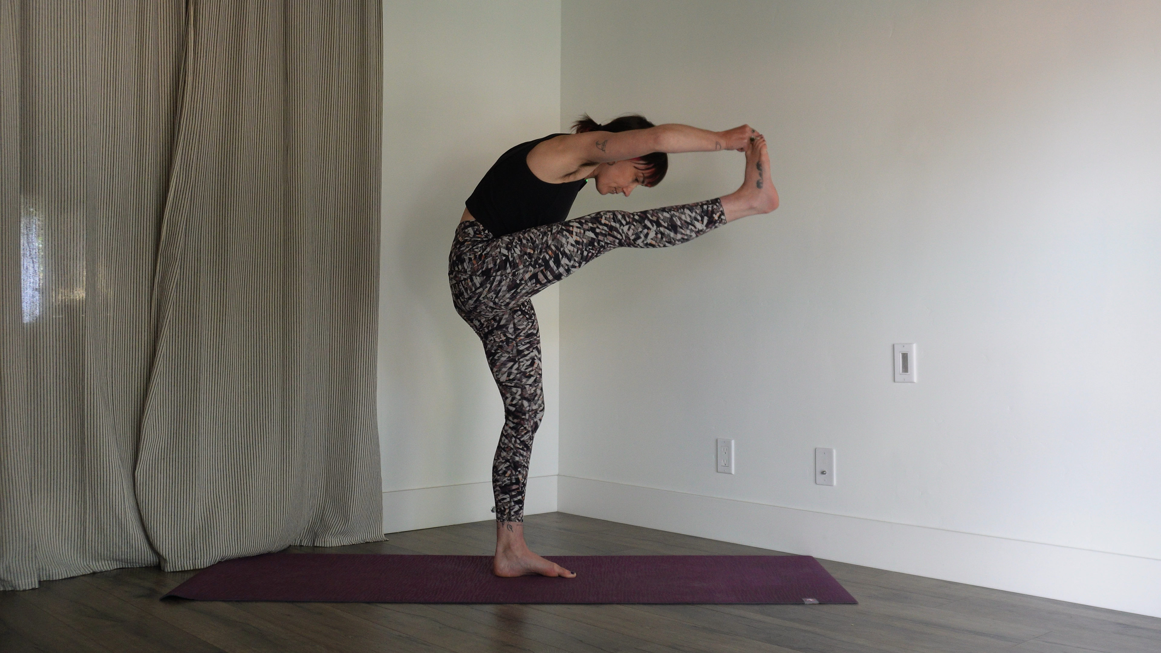 Utthita Hasta Padangustasana (extended hand to big toe)