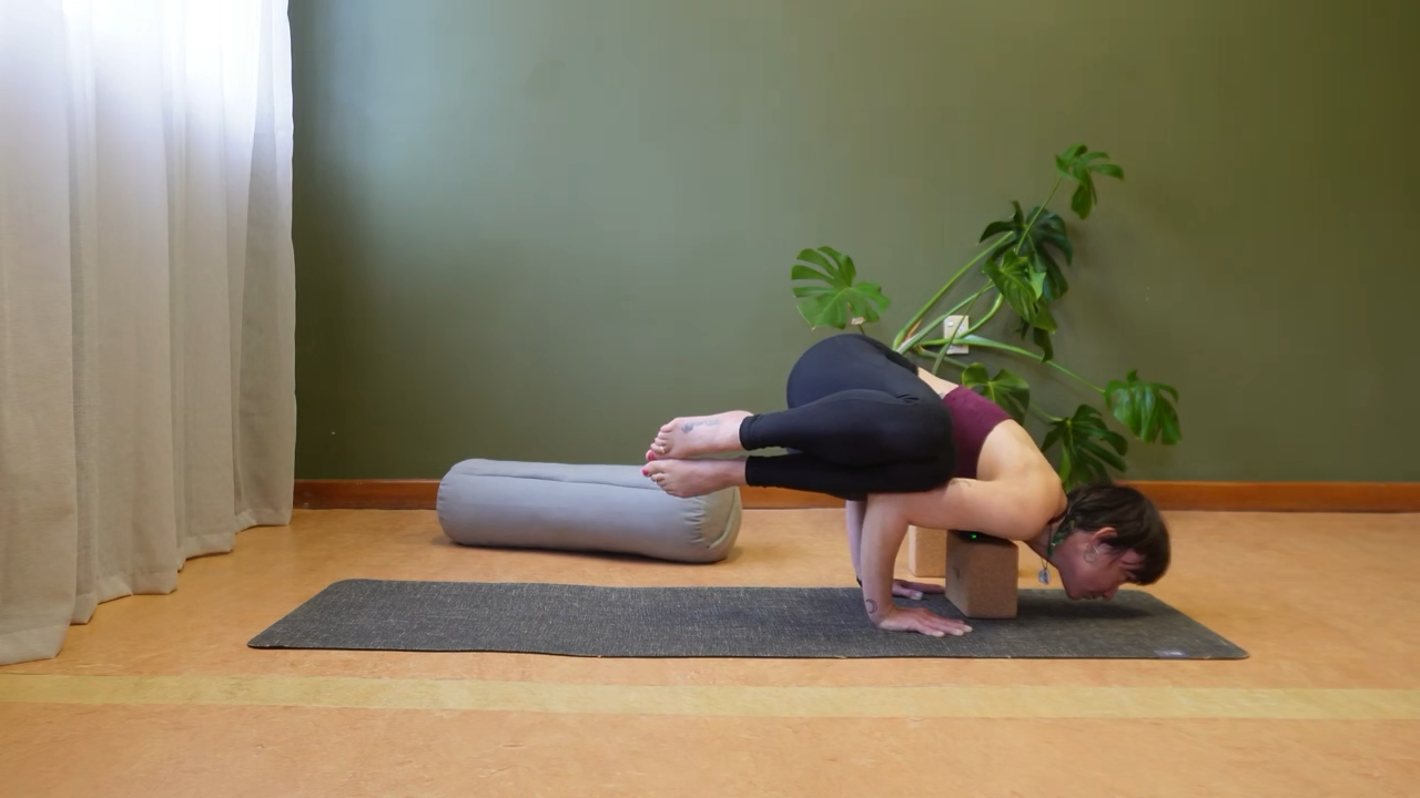 Parsva Bakasana- Side crow