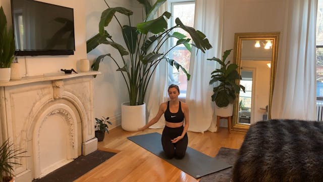 30-Minute Yoga Flow: Shoulders
