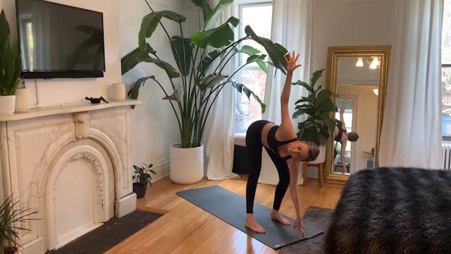 30-minute Yoga Flow: Grounding