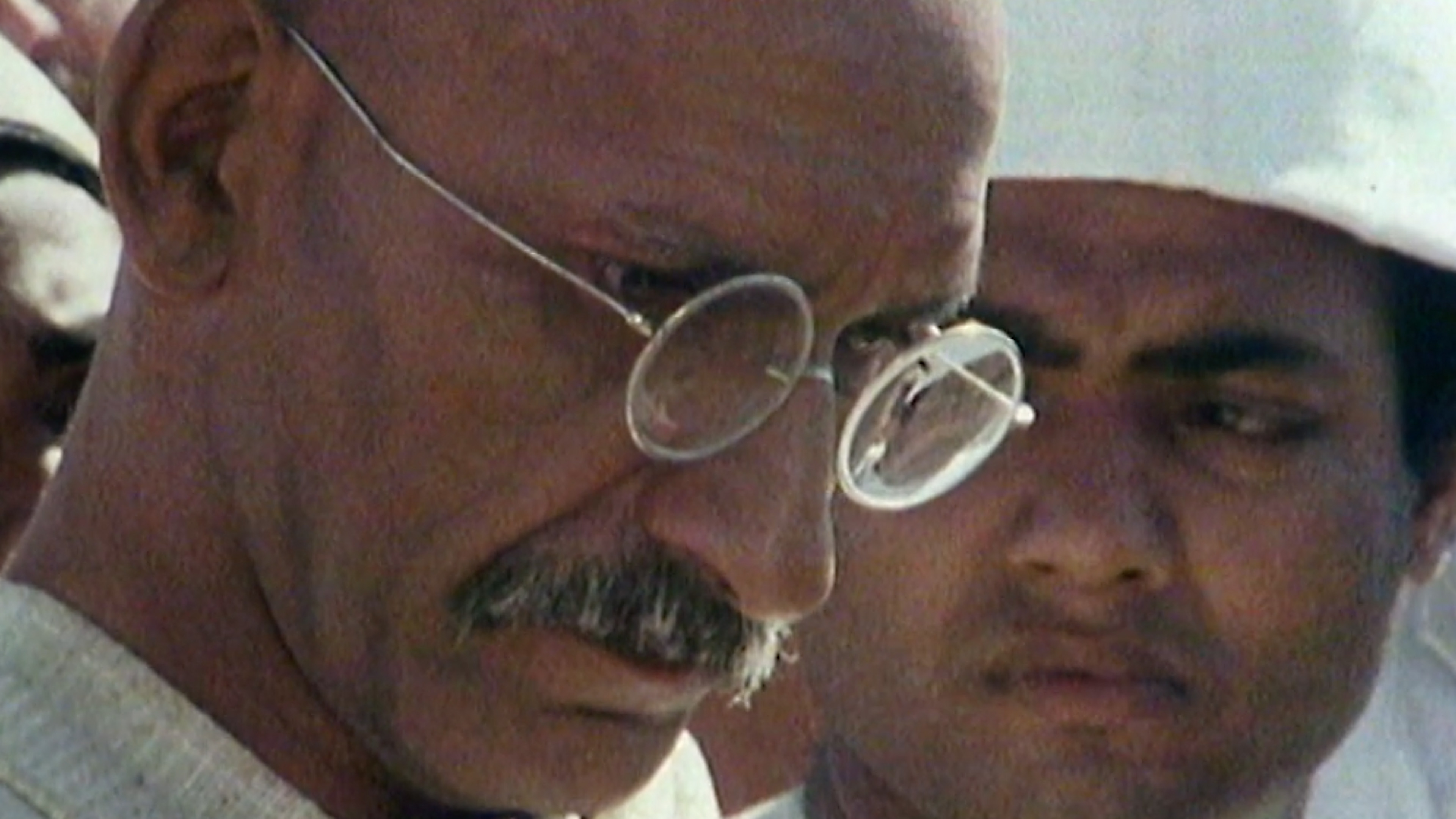 Gandhi - 2: The Rise to Fame