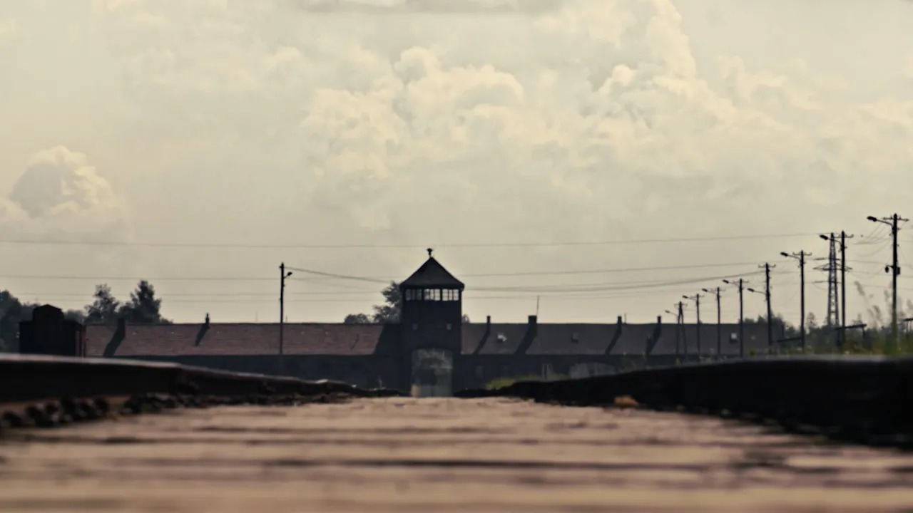 Auschwitz in 33 Objects Episode 4 - History Hit