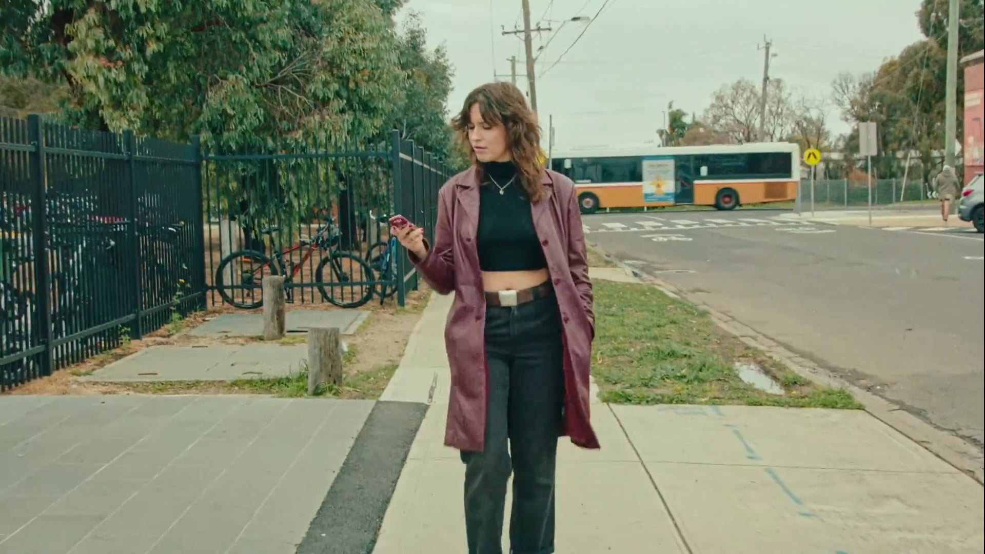 Teen Jesus and the Jean Teasers – Please Me feat. The Linda Lindas