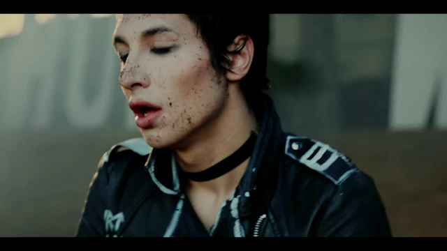 PALAYE ROYALE - No Love In LA (Official Music Video)