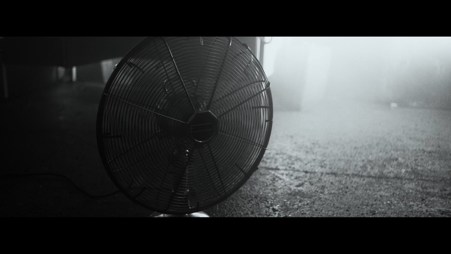 BONES UK – Beautiful Is Boring (Official Music Video)