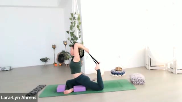 Flow To Open Hips & King Pigeon - 202...