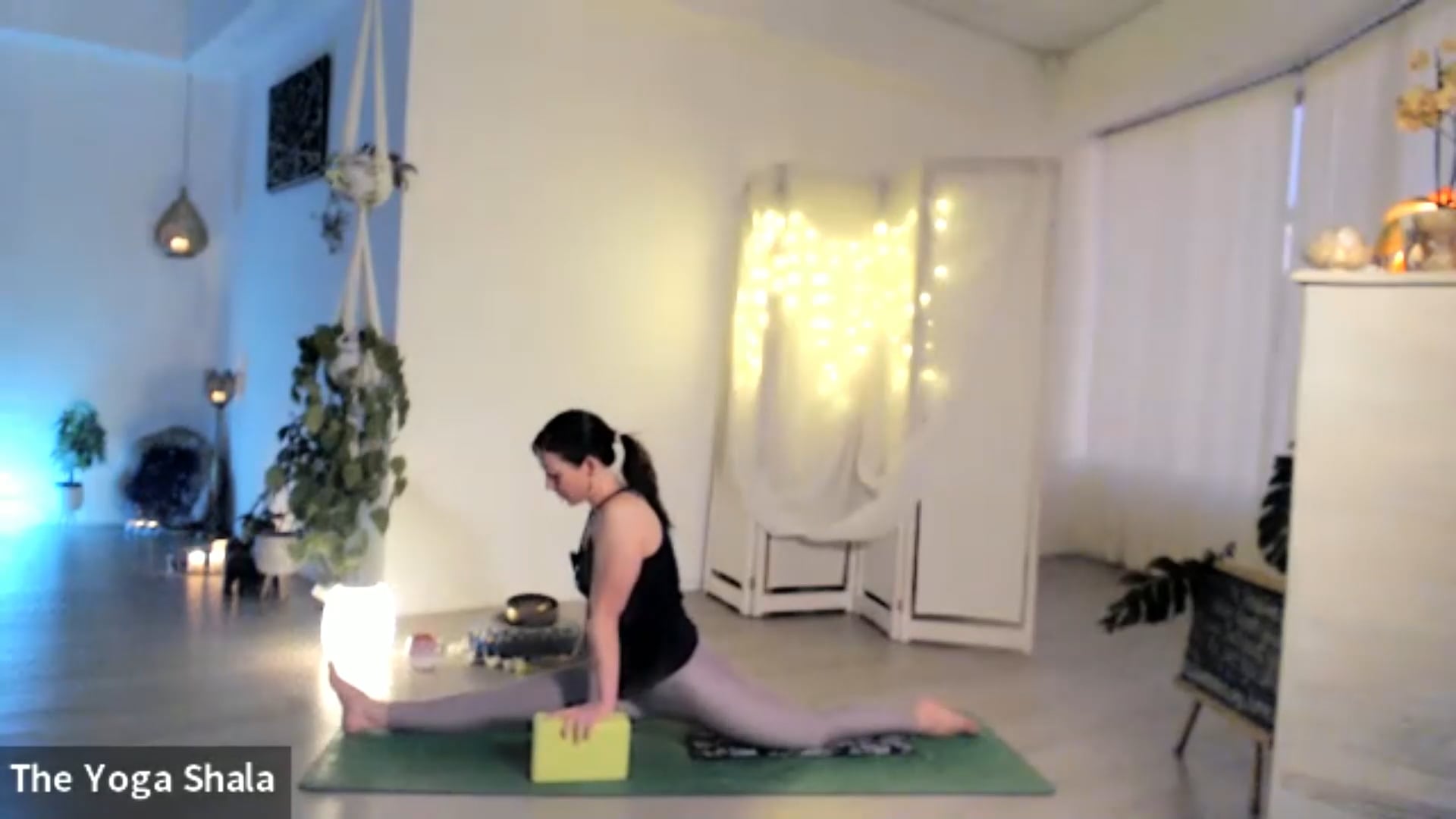 Vinyasa - Slow Flow to Splits - 20220803