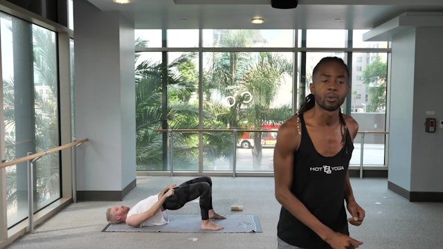 30-Minute Yoga Barre with Antwan T