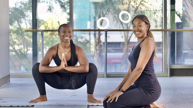 30-Min Bedtime Stretch with Des M