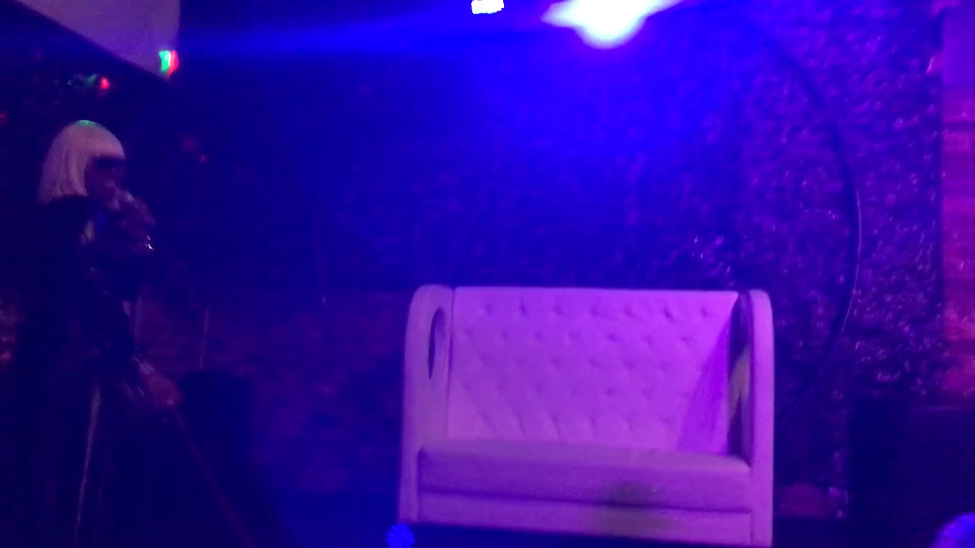 Justis-Bratt-Live-at-CLub