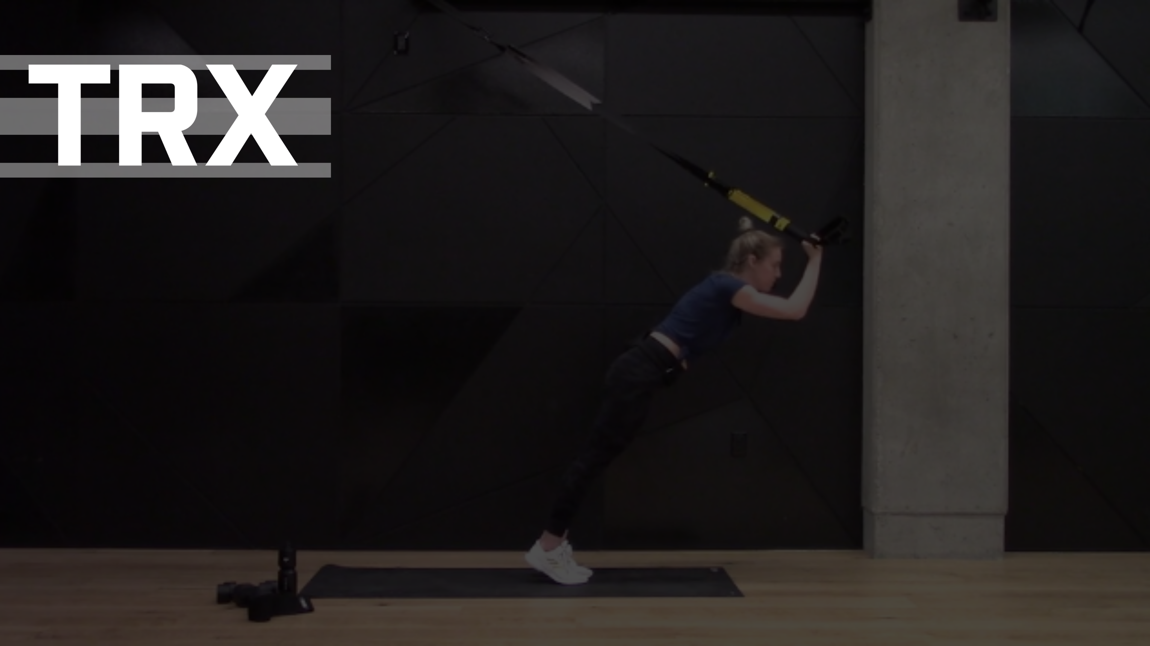 03- TRX WITH LUCY (25 MIN)