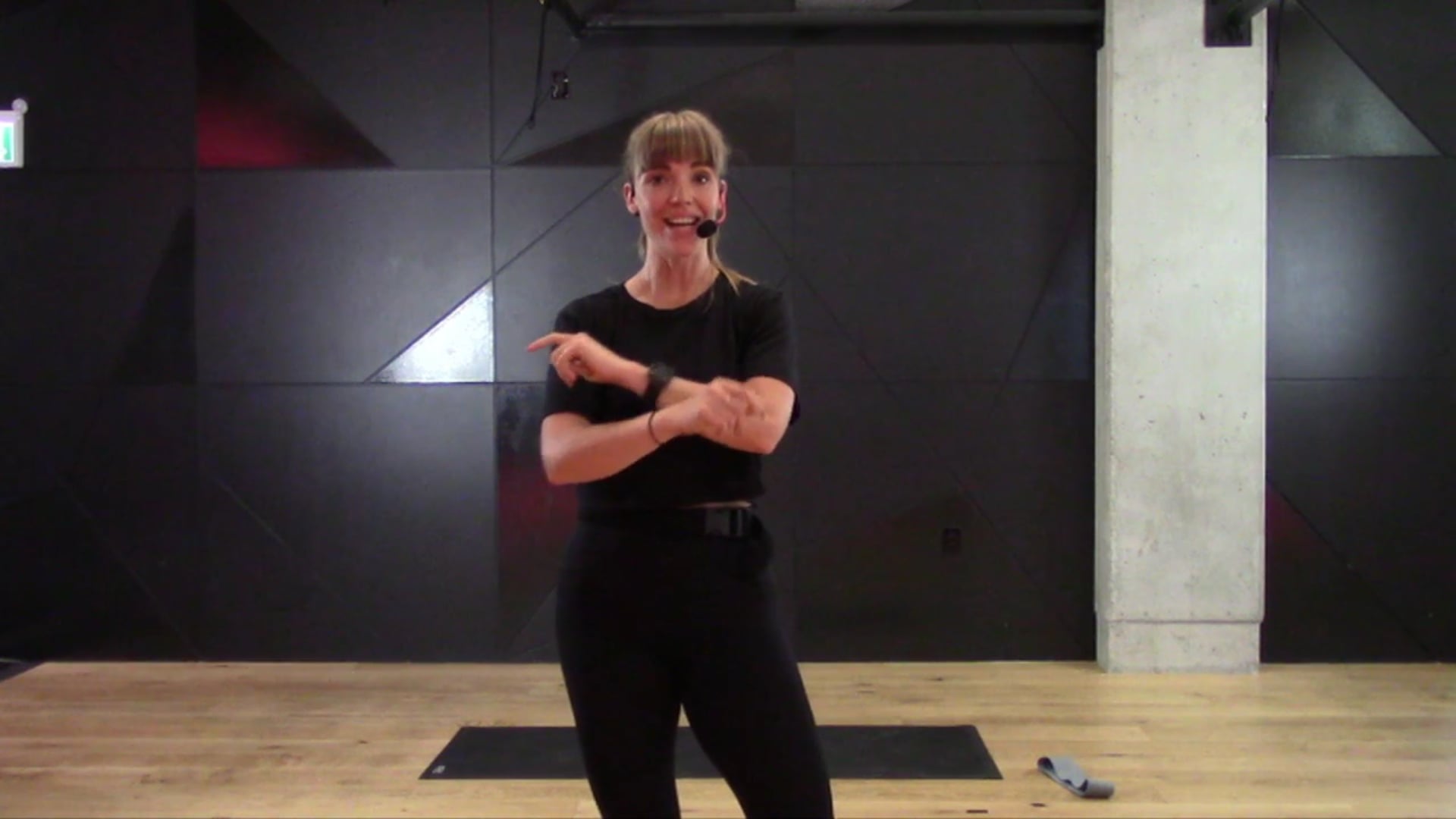 15- HUSTLE BOOTY WITH AMY (50 MIN)