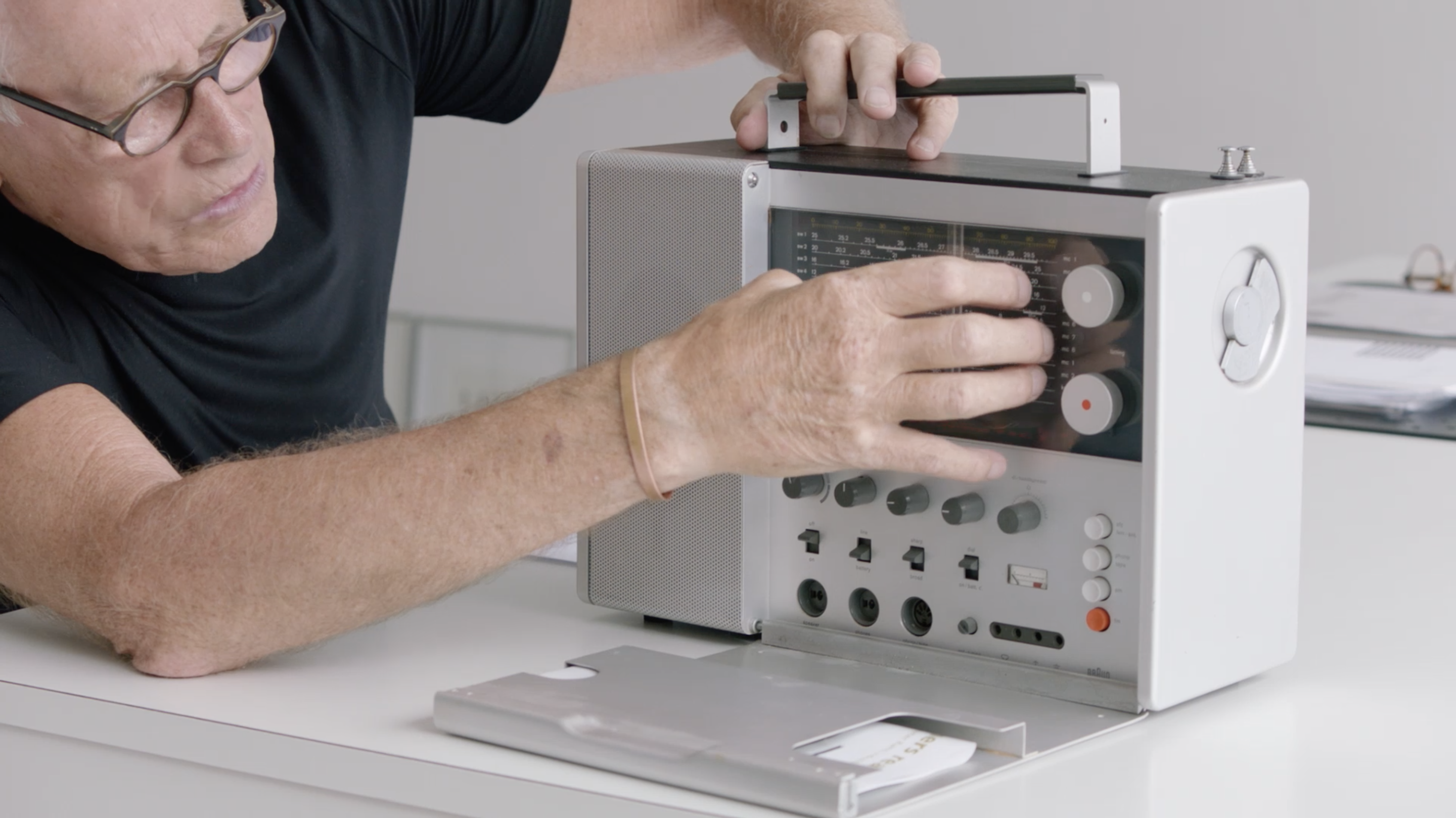 Rams - Exclusive Extras