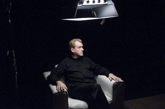 David Ring White Chair Film (Season 6)