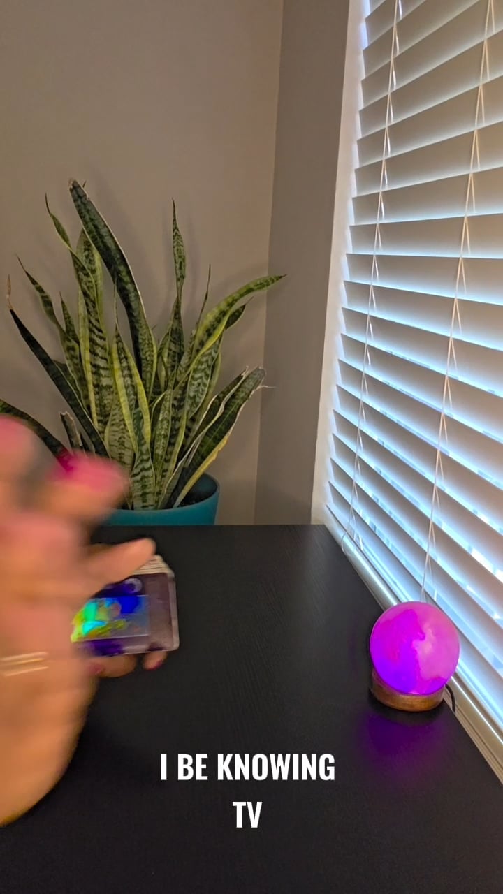 Putting a target on the back of a Chosen One causes people to lose contracts