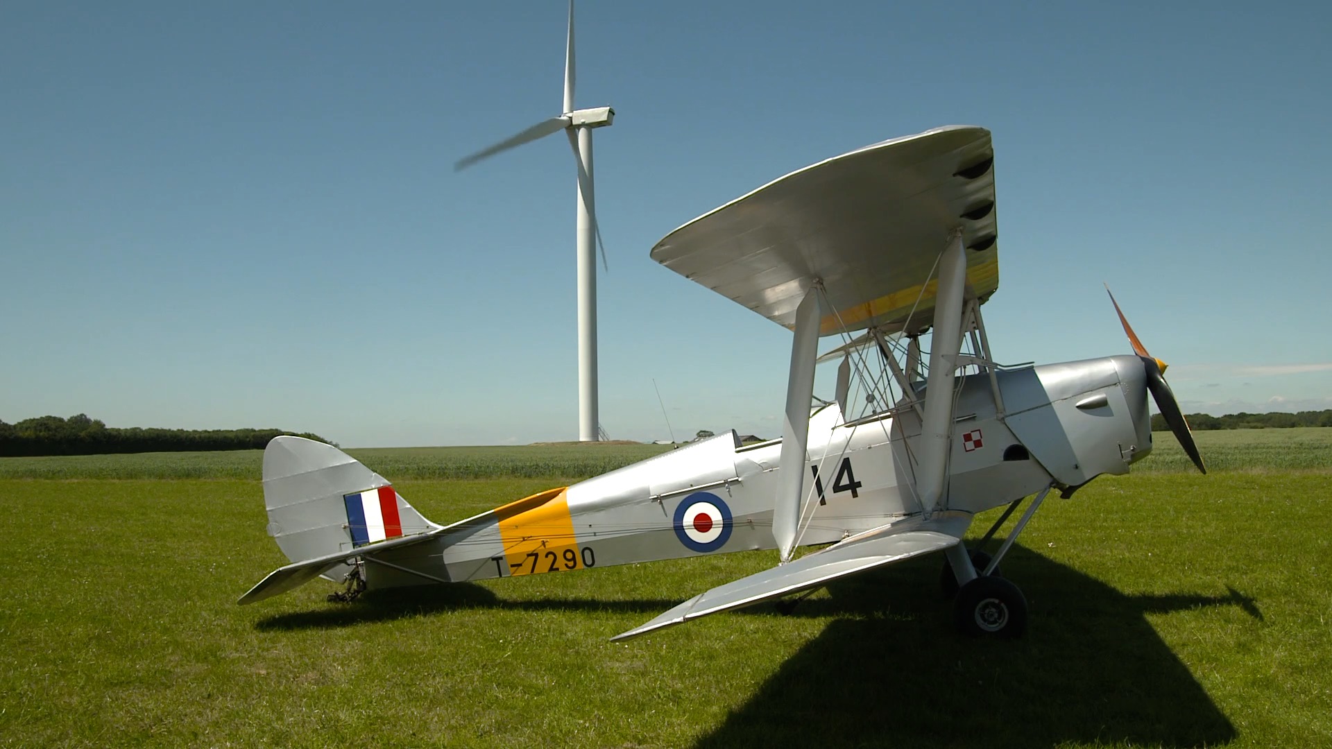 1940 Tiger Moth in flight 2020
