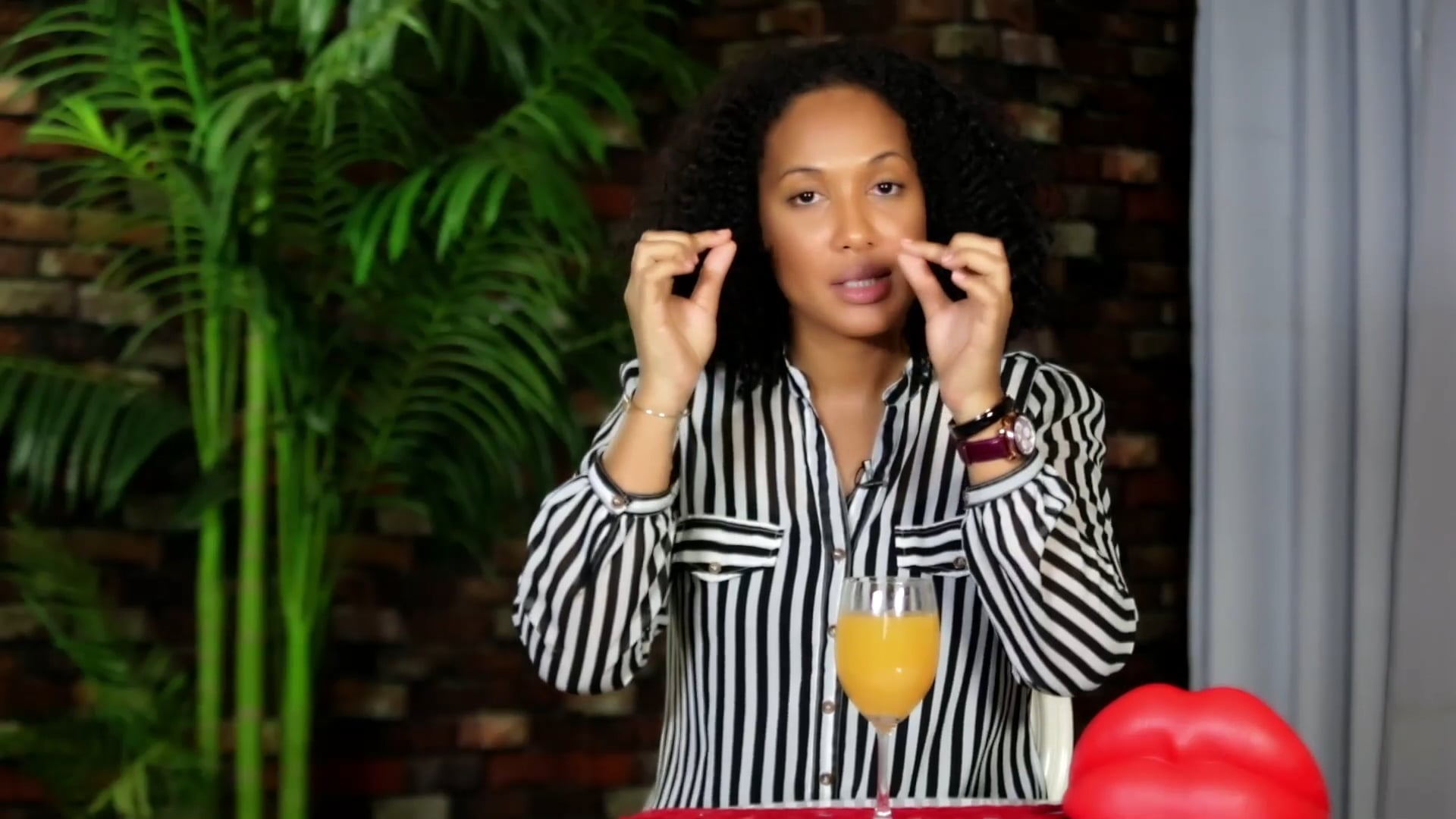 MUD S1 EP9  OMBRE LIPS AND HALF EYELASH.mov