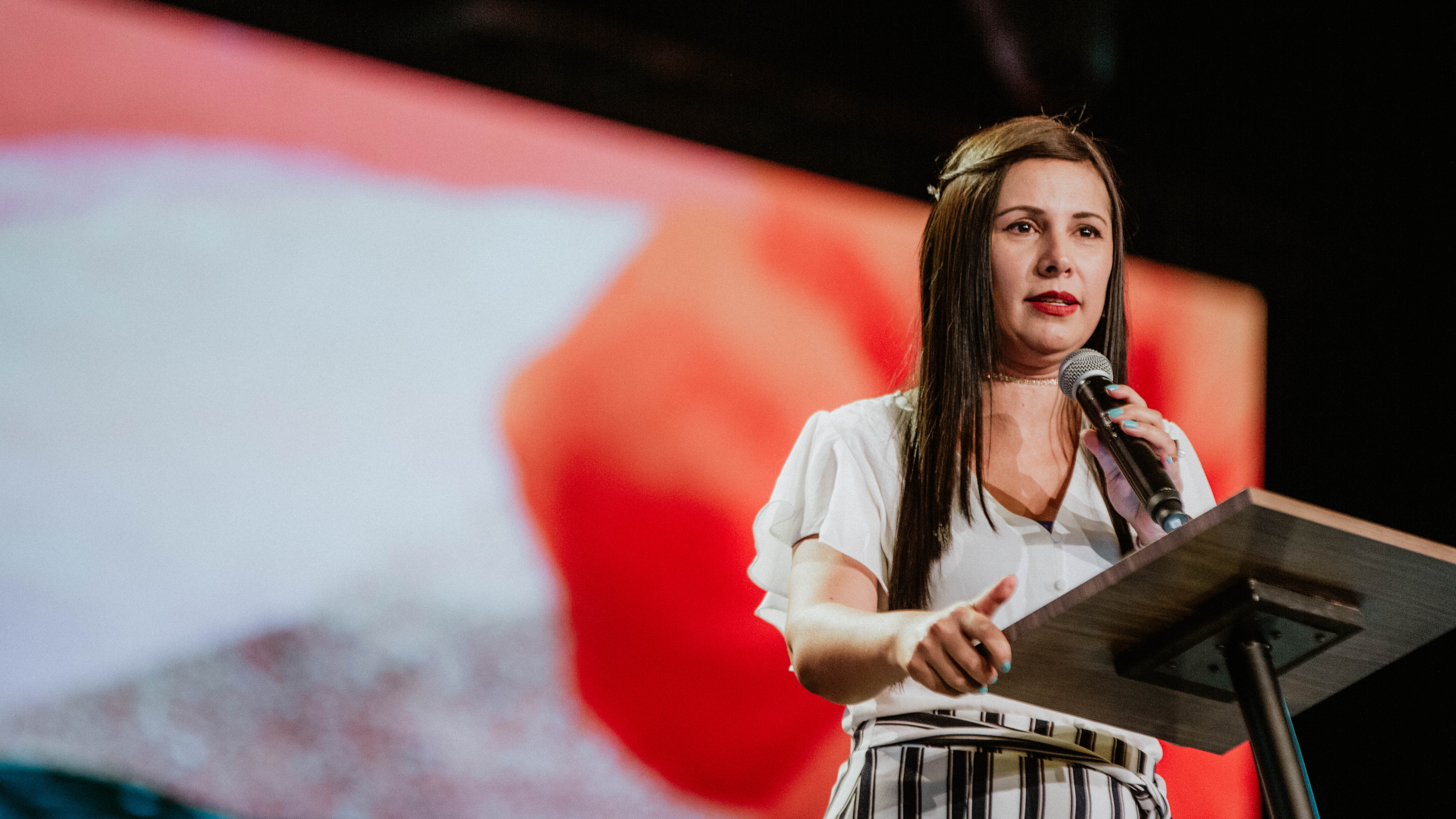 The beauty of the desert - Pastor Anita Alonso 