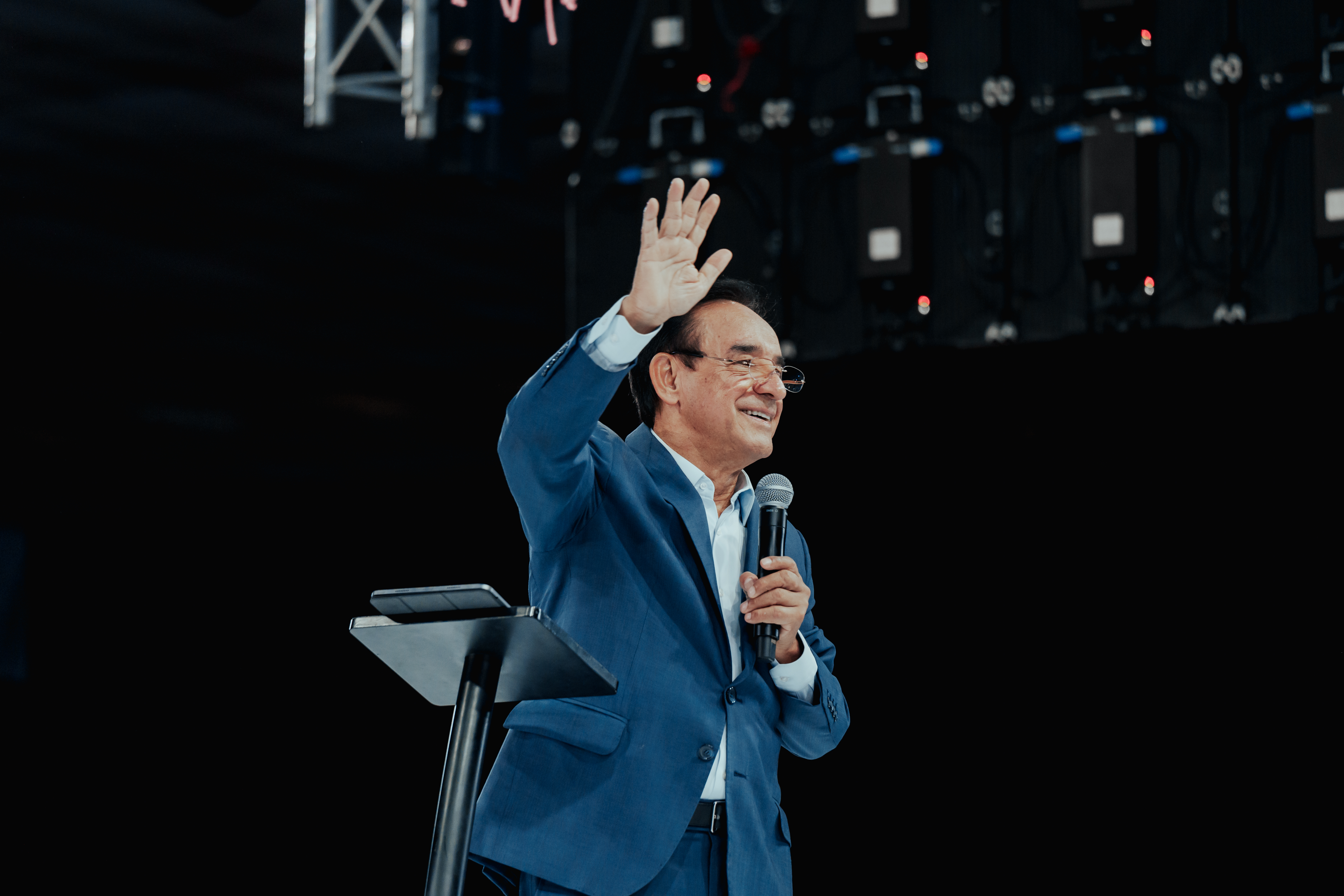 Victoria sobre el adversario - Pastor Cesar Castellanos 