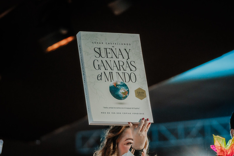 Sueña y ganaras el mundo - Homenaje Pastores Cesar y Emma Claudia Castellanos