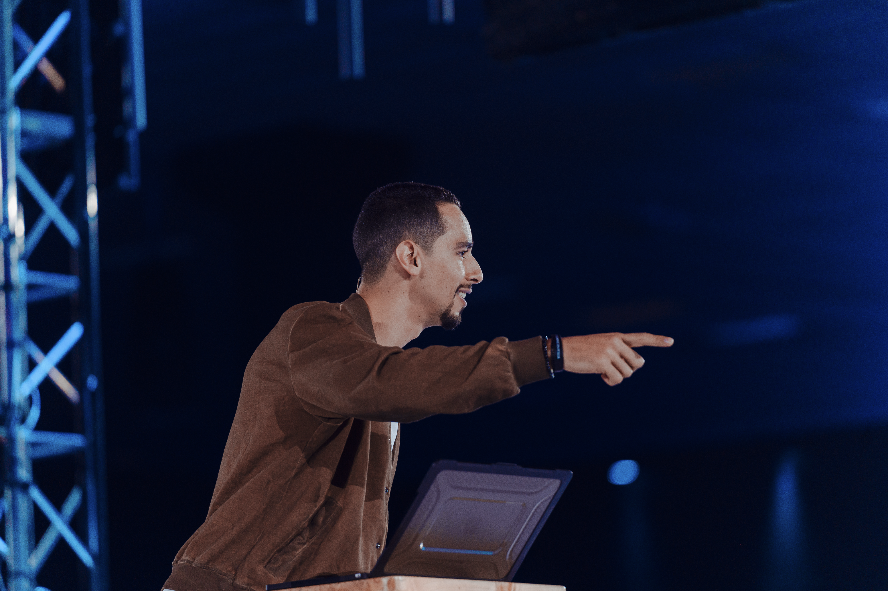 Va a valer la pena - Pastor Lau Guerra 