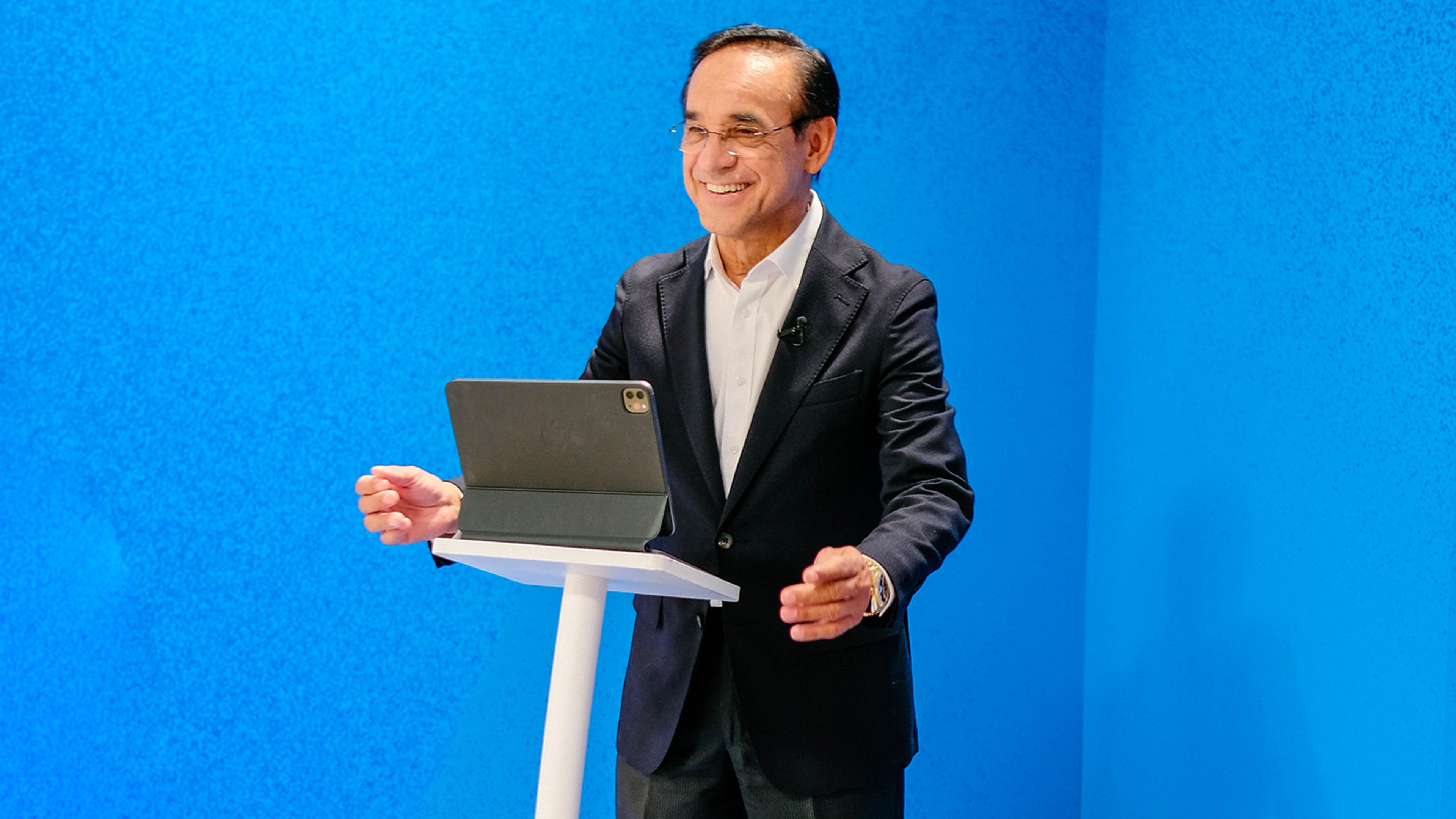 Redimidos por Su Sangre - Pastor César Castellanos