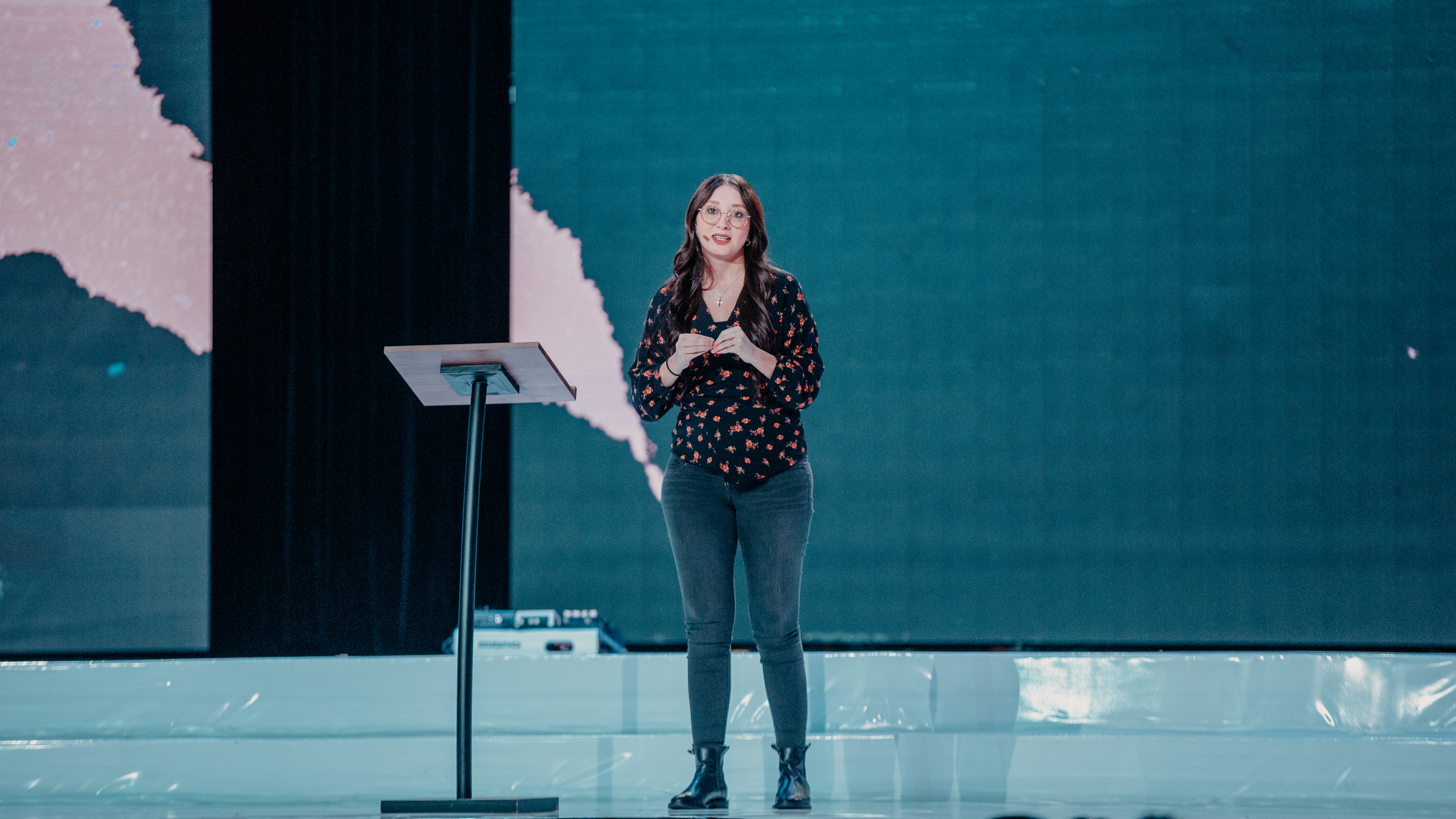¿Qué haces aquí? - Pastora Michelle de Boer