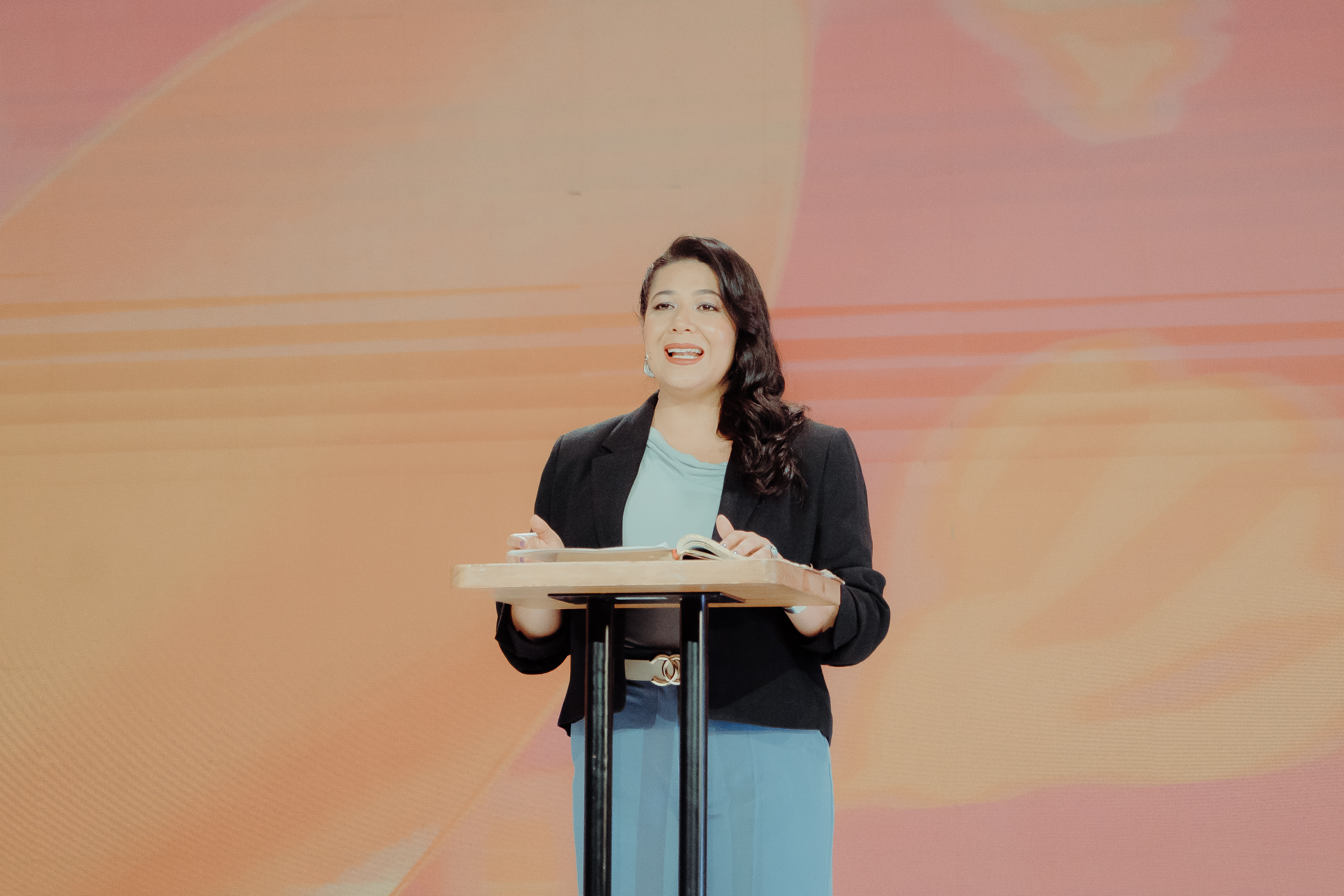 Encounter with the King. - Pastor Ivonne Sandoval