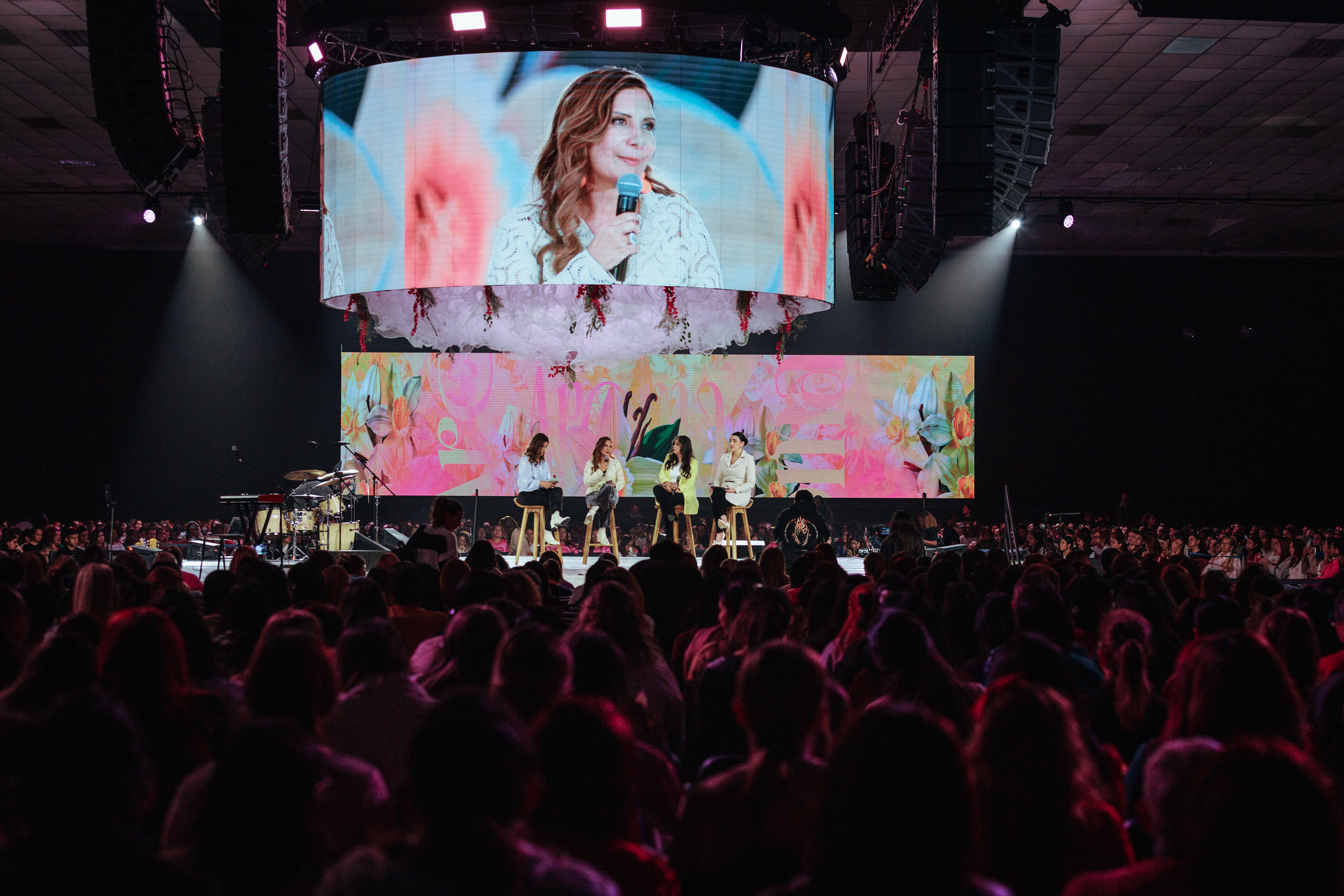 Интервью об эмоциях - Пасторы Анхела Эспиноса и Маргарита Катаньо (Rus)