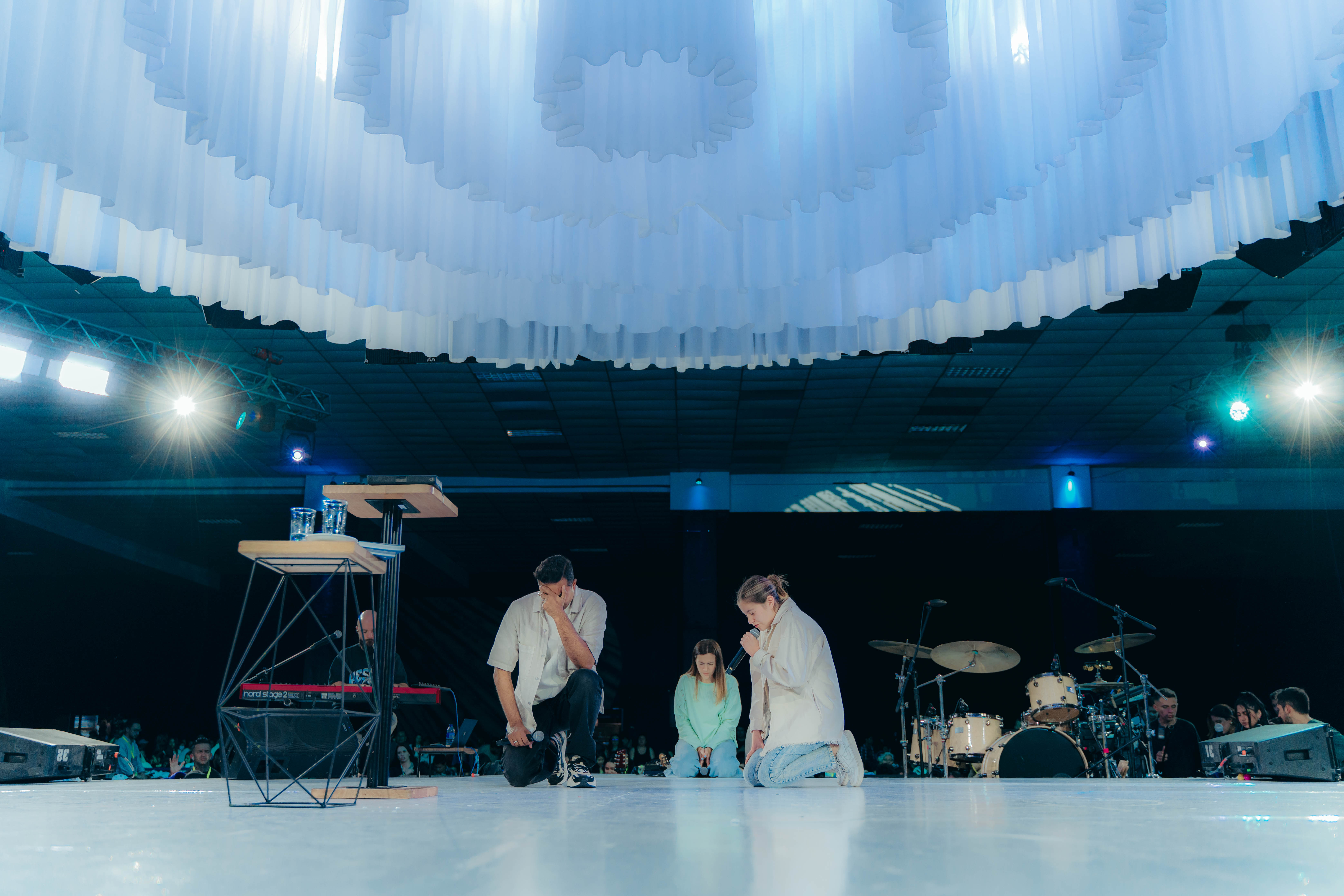 Yeshua: El principio, el centro y el fin de la historia - Ps Marcos y Fer Brunet