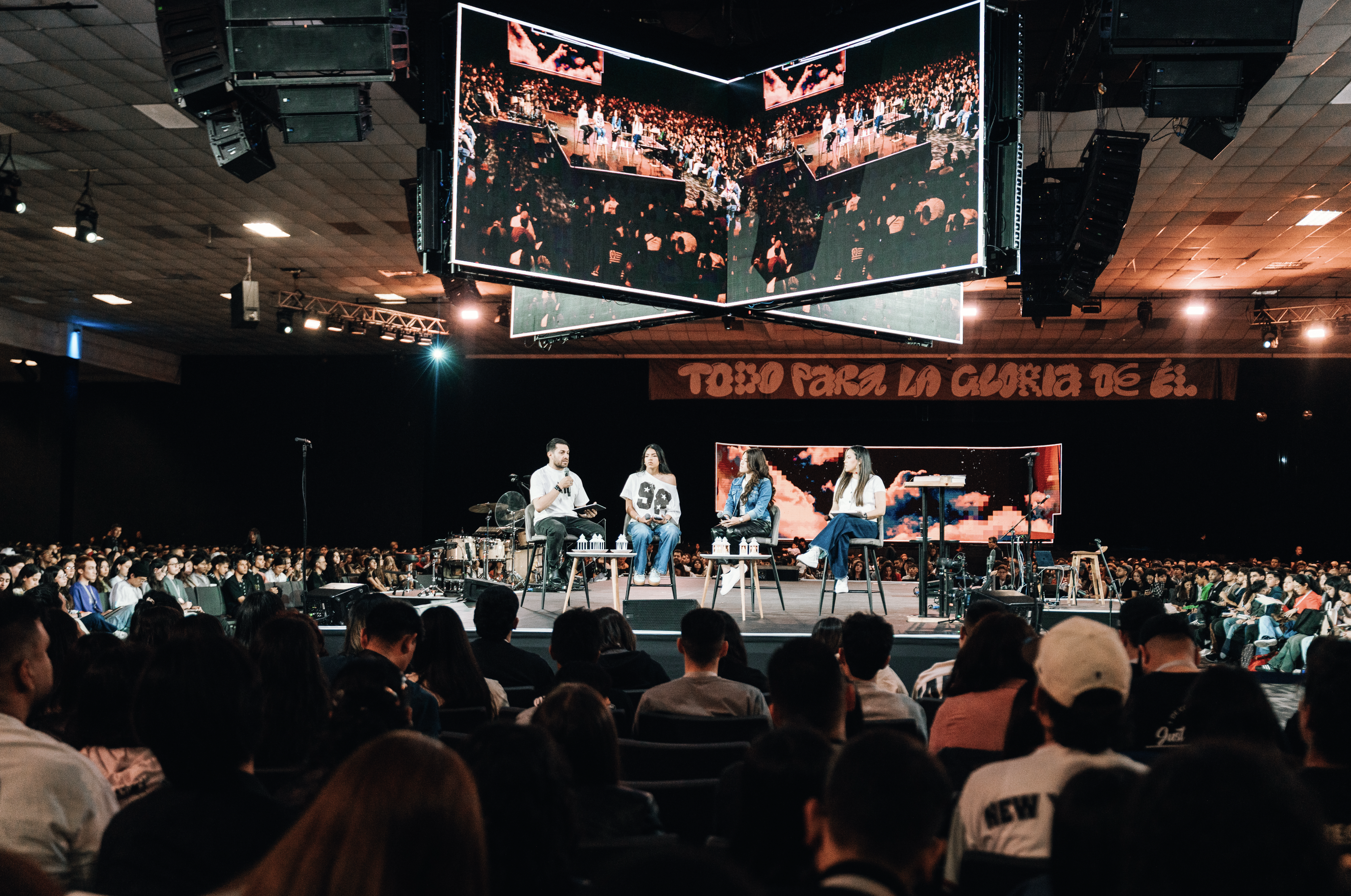 Lámparas encendidas - Pastores Julián y Fanny Flechas