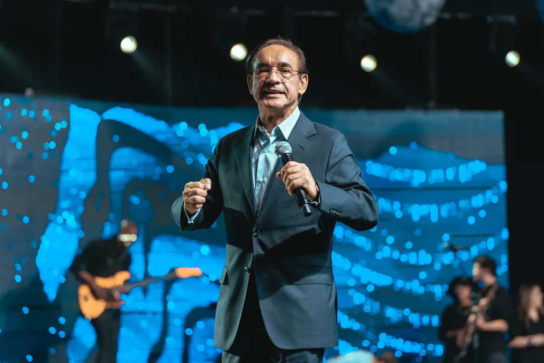 The Armor of God - Pastor Cesar Castellanos - G12TV