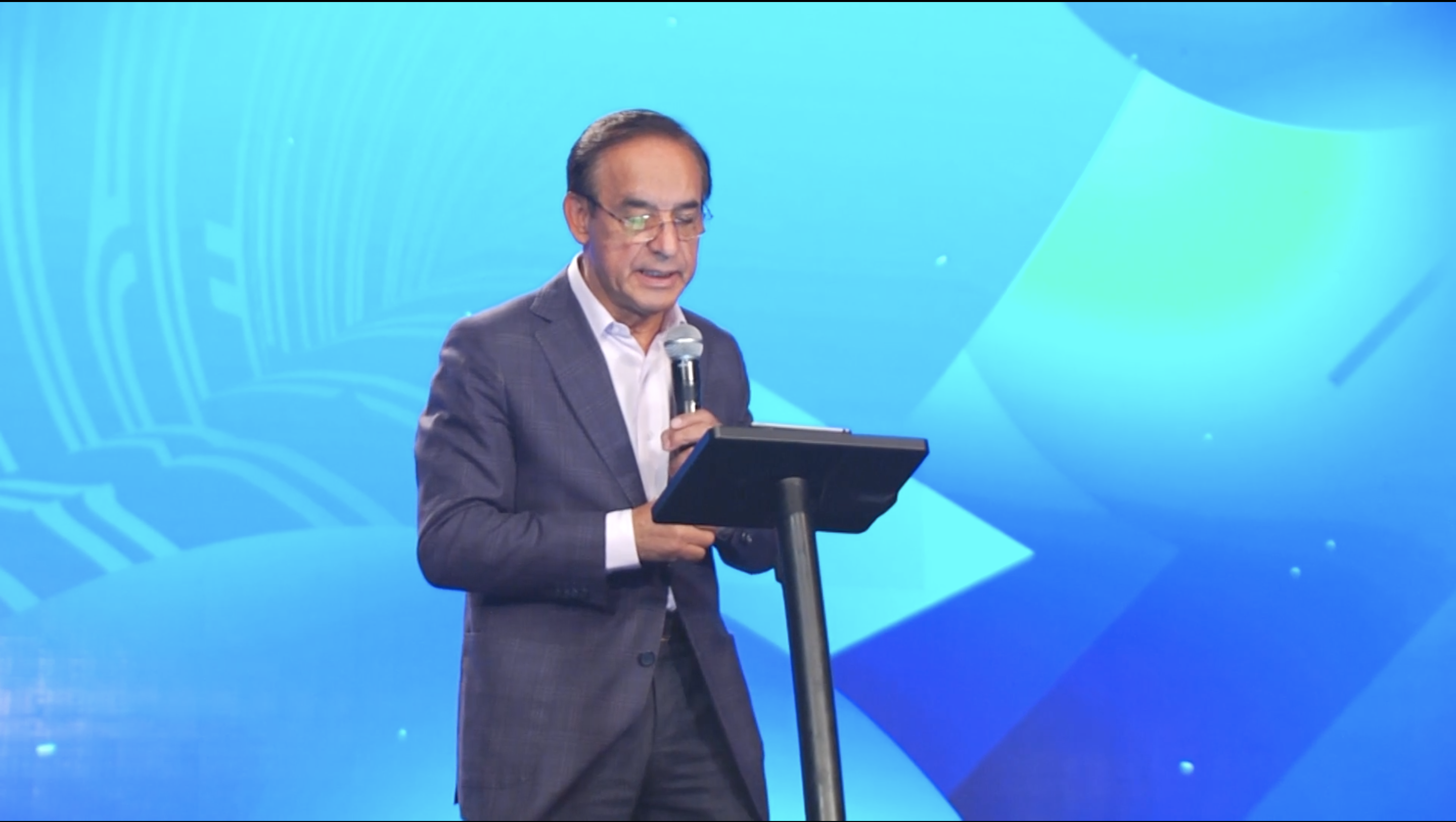 Conociendo al Espíritu Santo - Pastor César Castellanos 