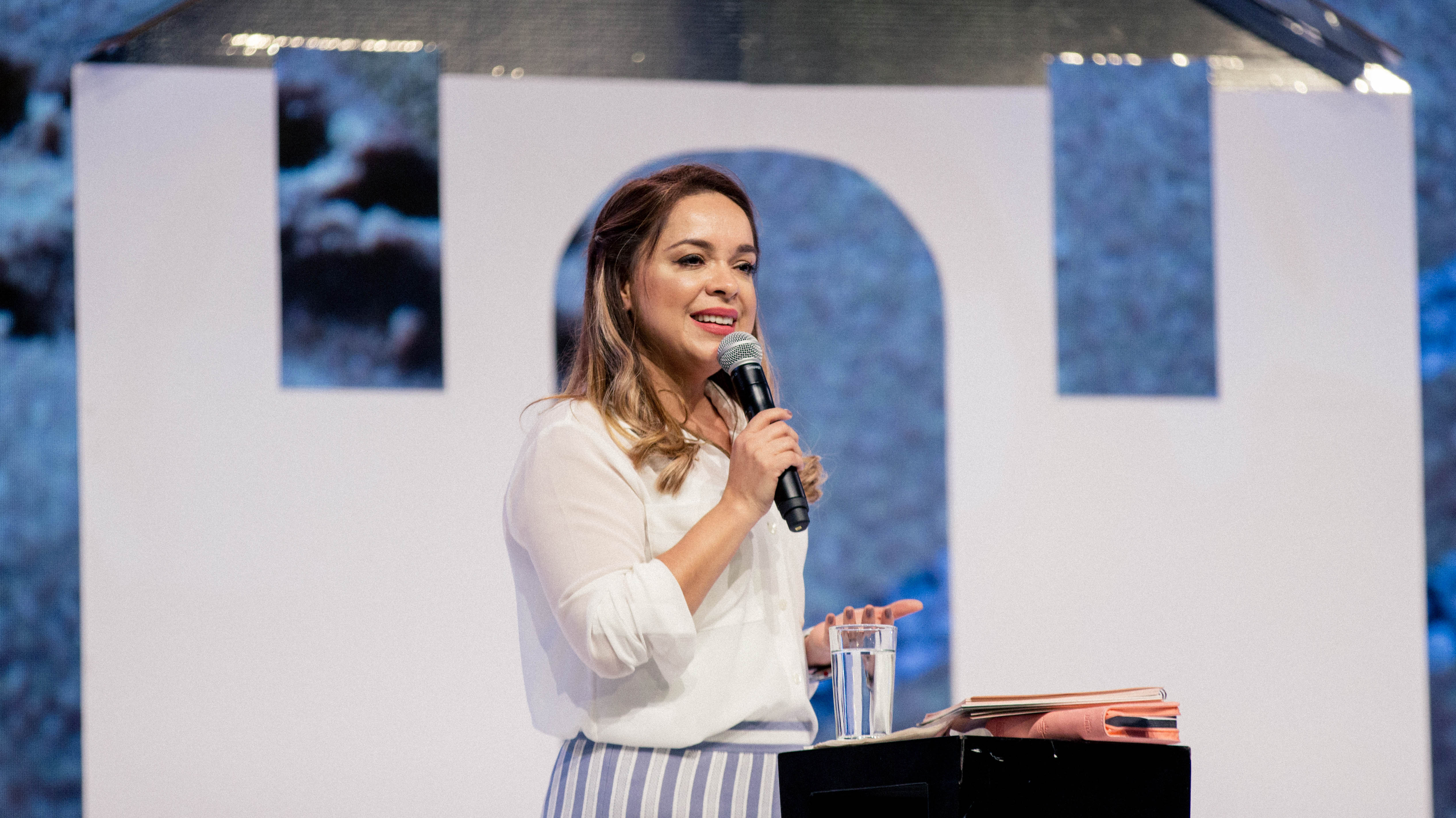 Following His steps - Pastor Johanna Castellanos 