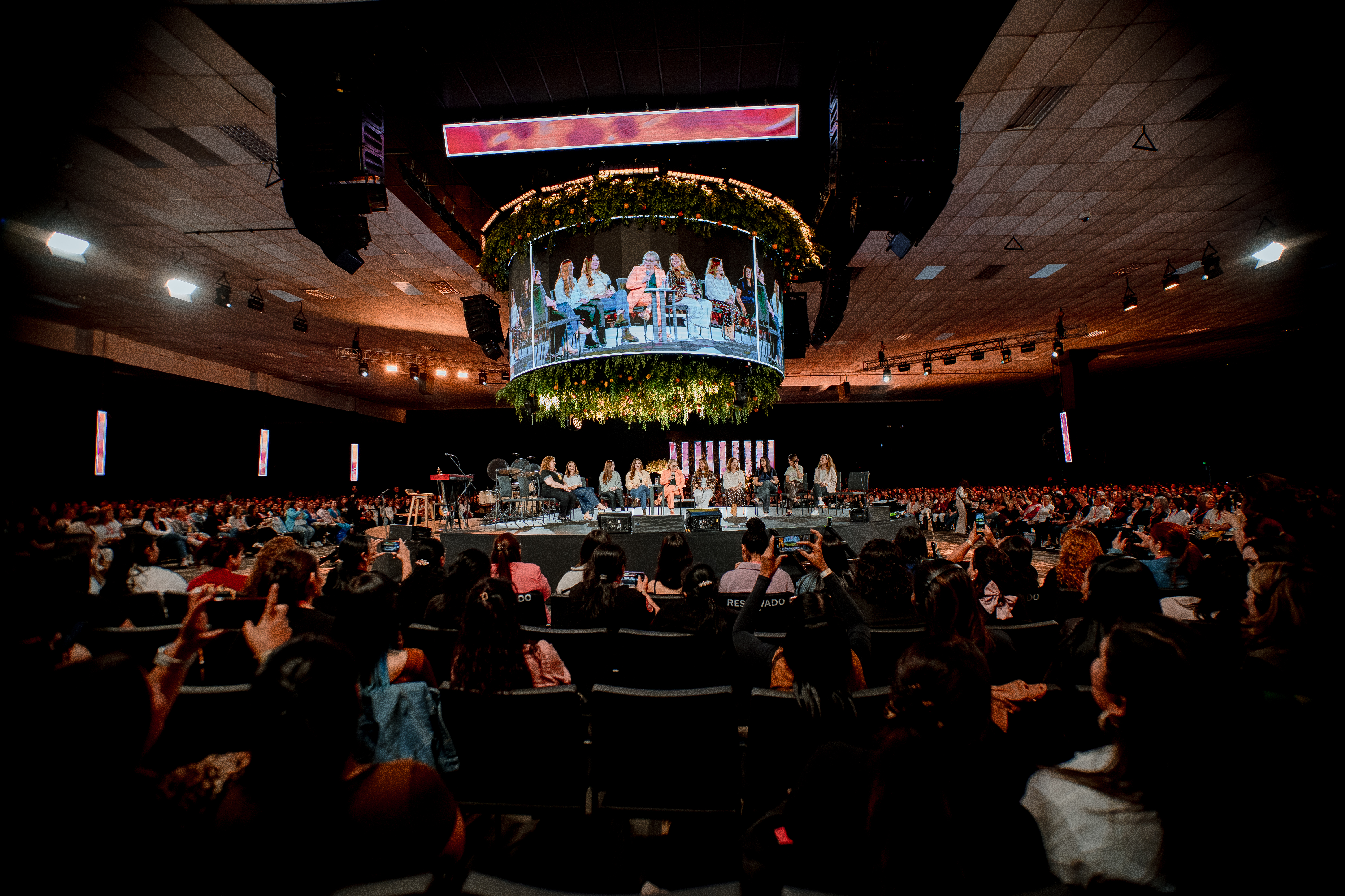 El liderazgo de los 12 - Pastora Emma Claudia Castellanos